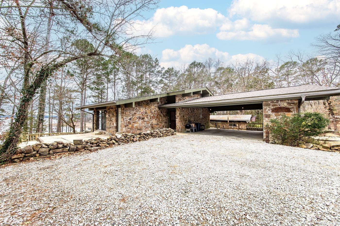 TWIN COVE ESTATES - LAKE - Residential