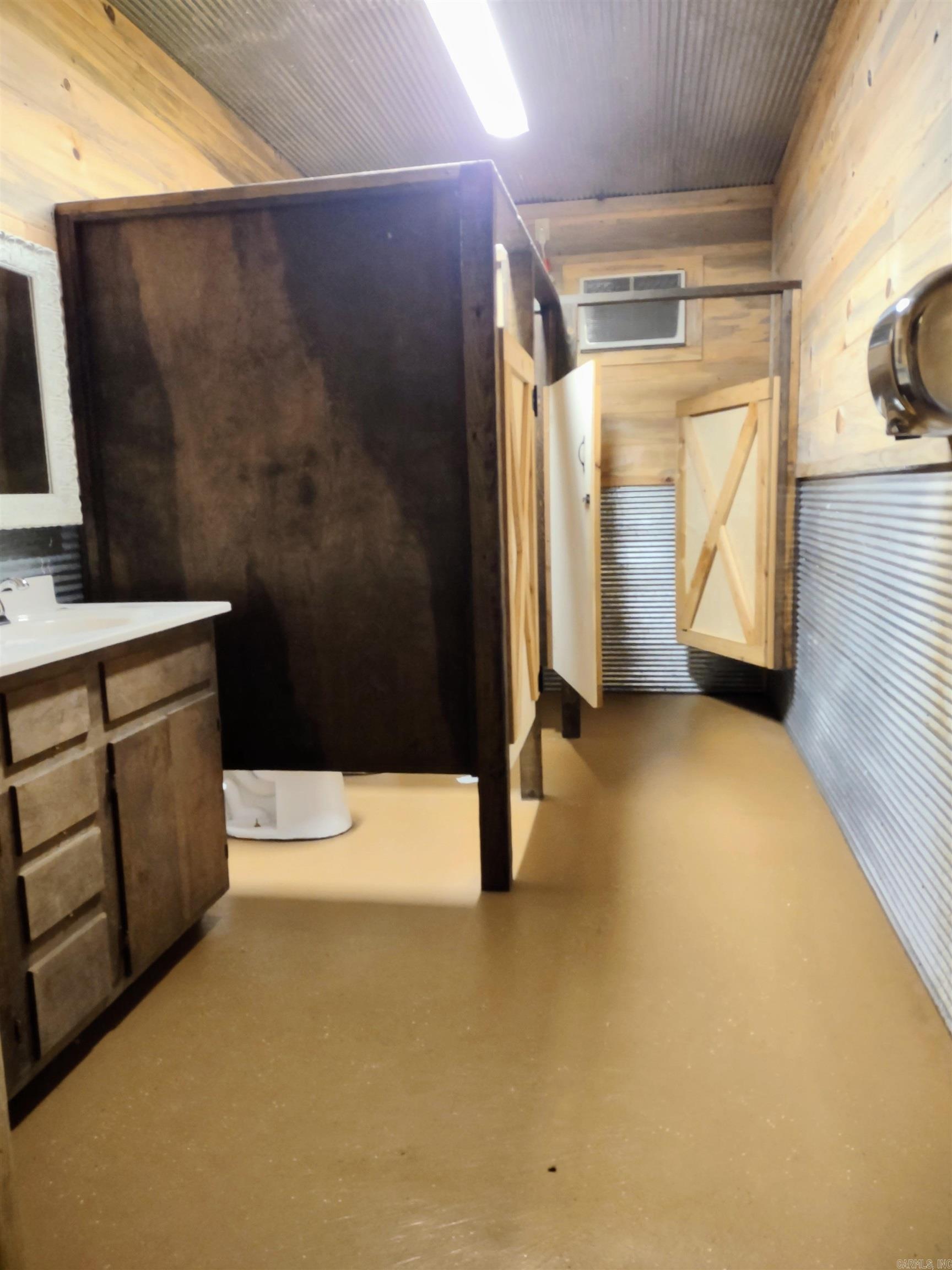 Metes & Bounds - Commercial Sale