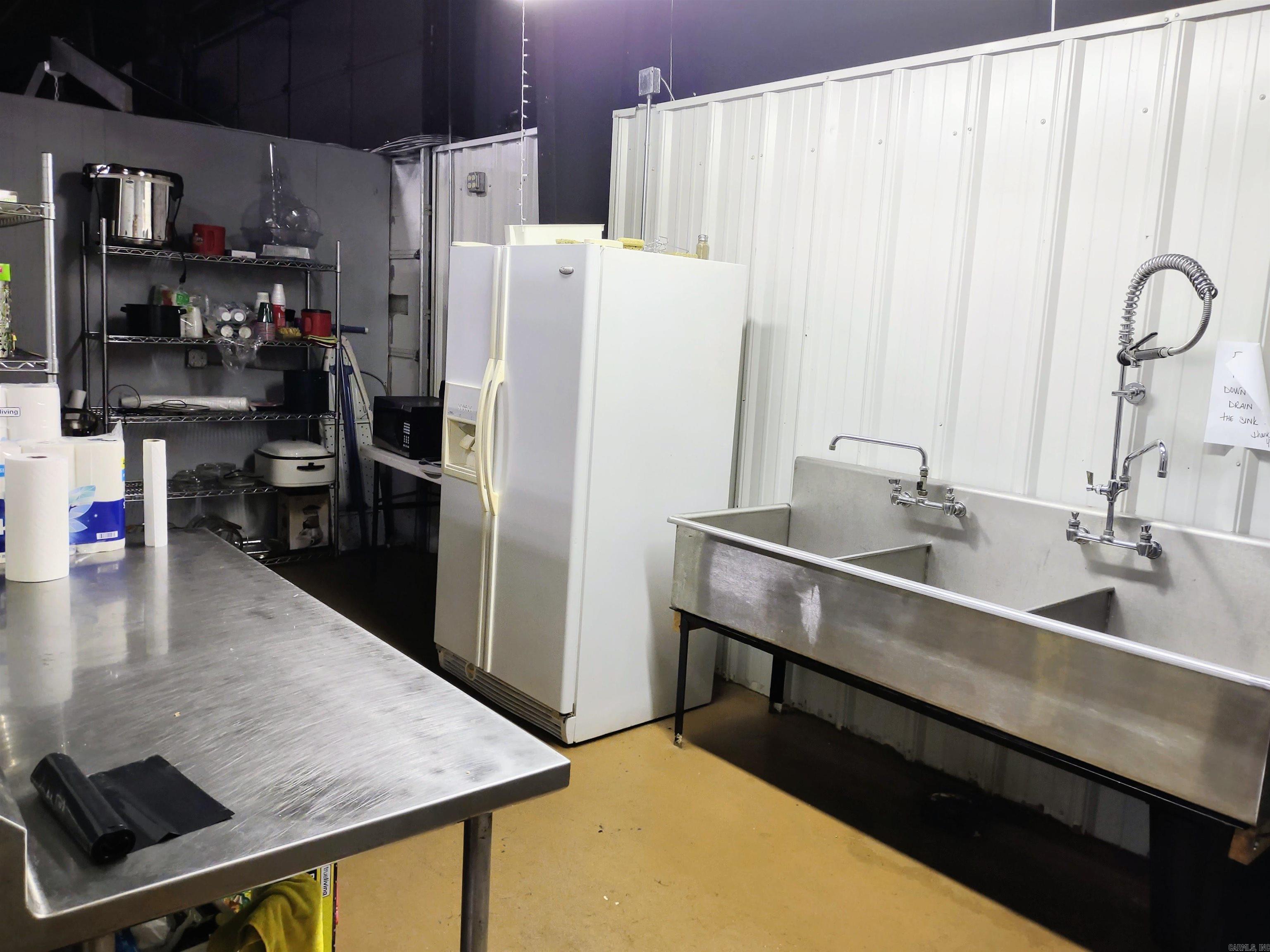 Metes & Bounds - Commercial Sale