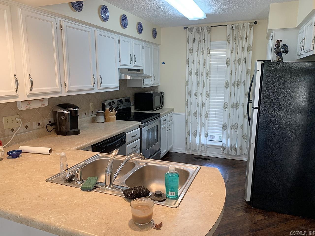WOODLAND ESTATES - Residential