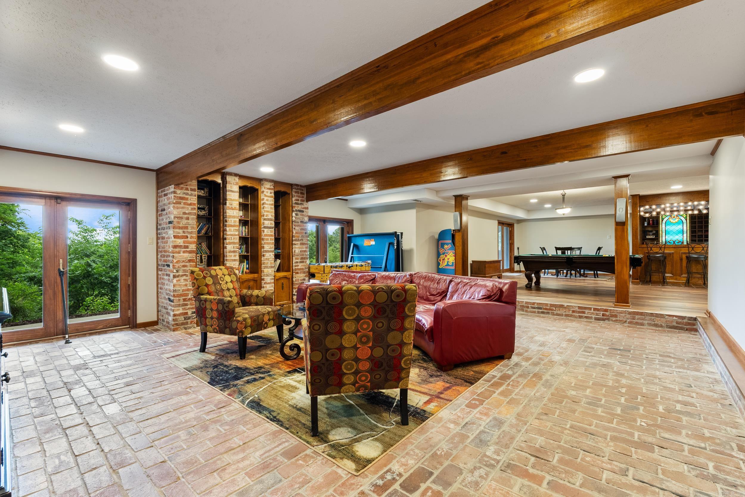 MEADOW RIDGE ESTATES - Residential