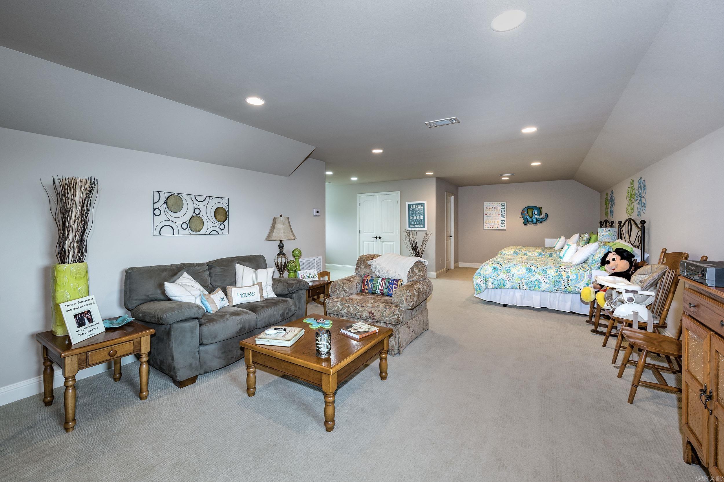 Oakridge Lake Estates - Residential