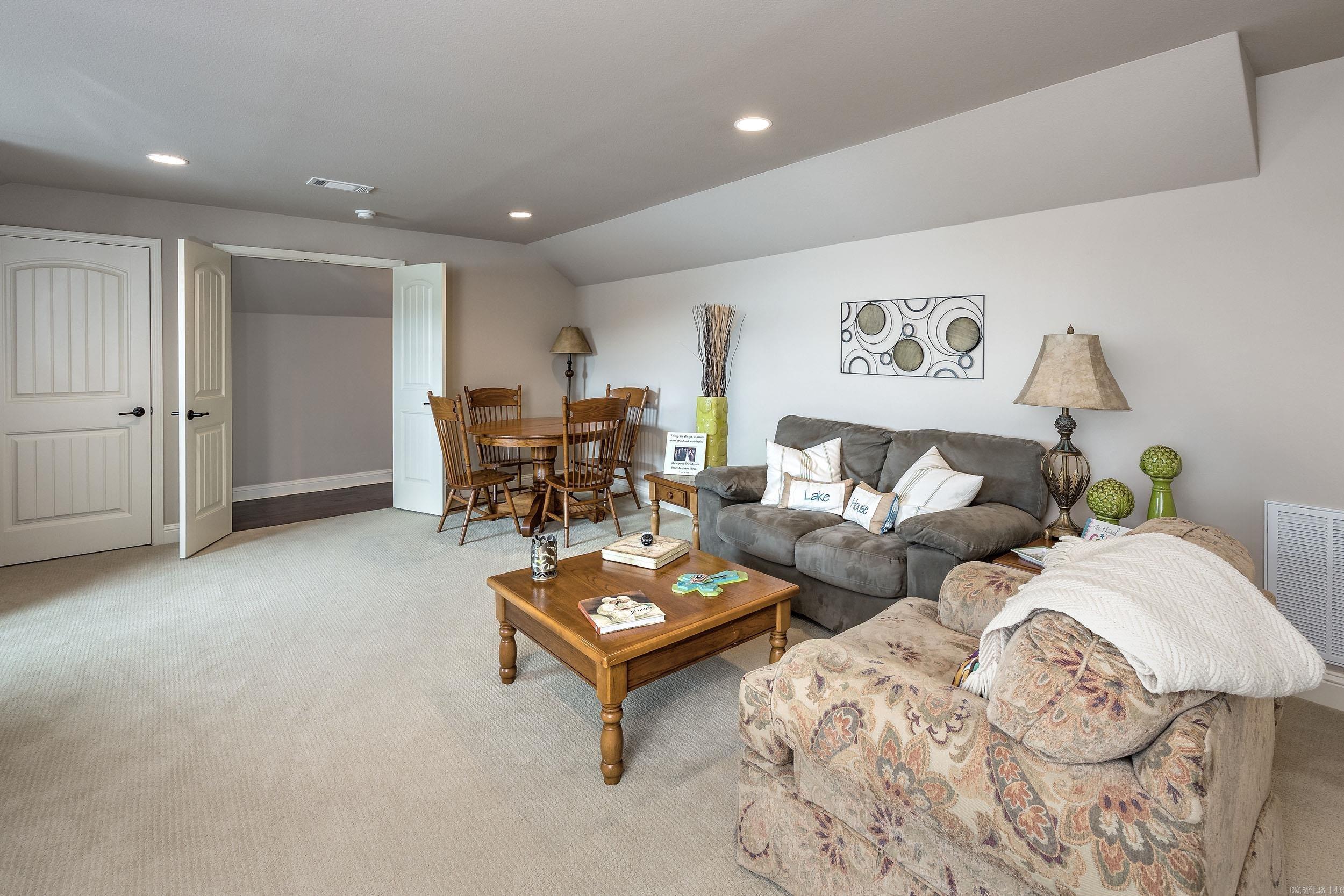 Oakridge Lake Estates - Residential