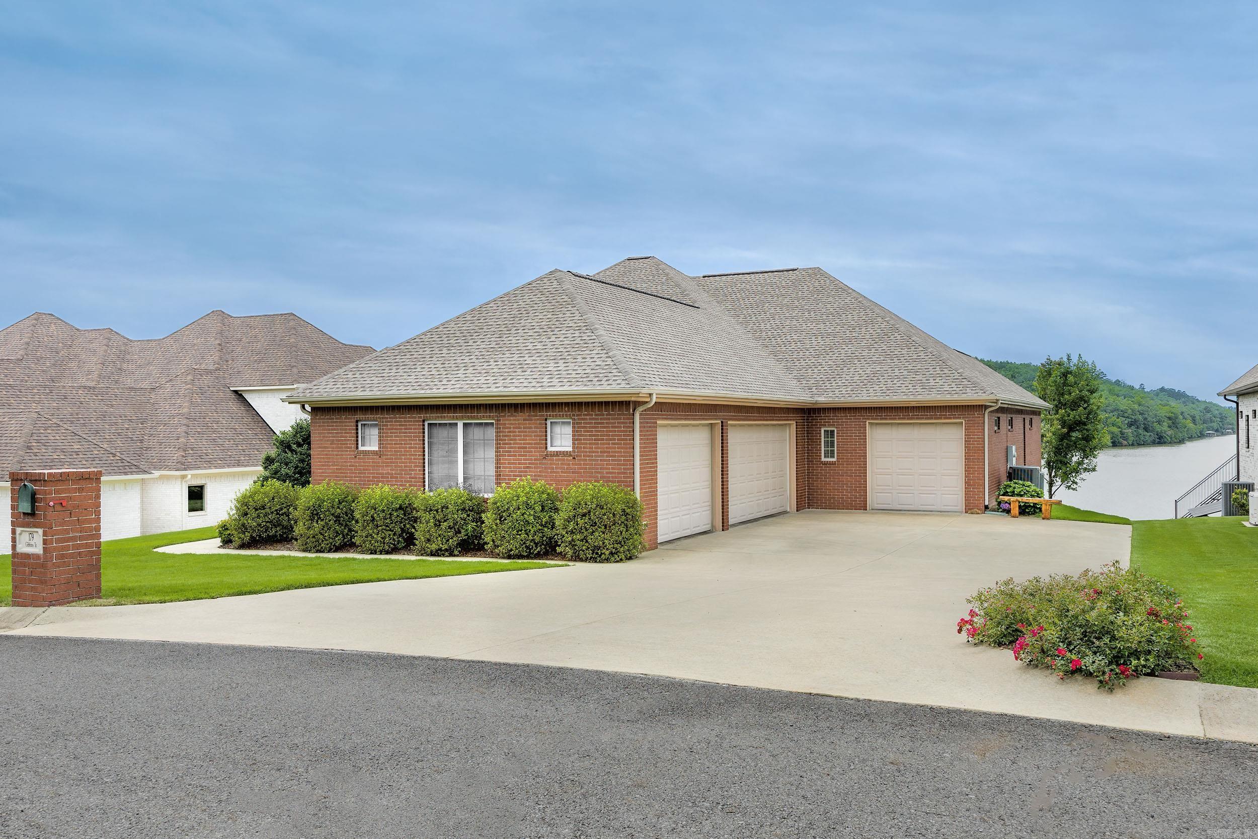 Oakridge Lake Estates - Residential