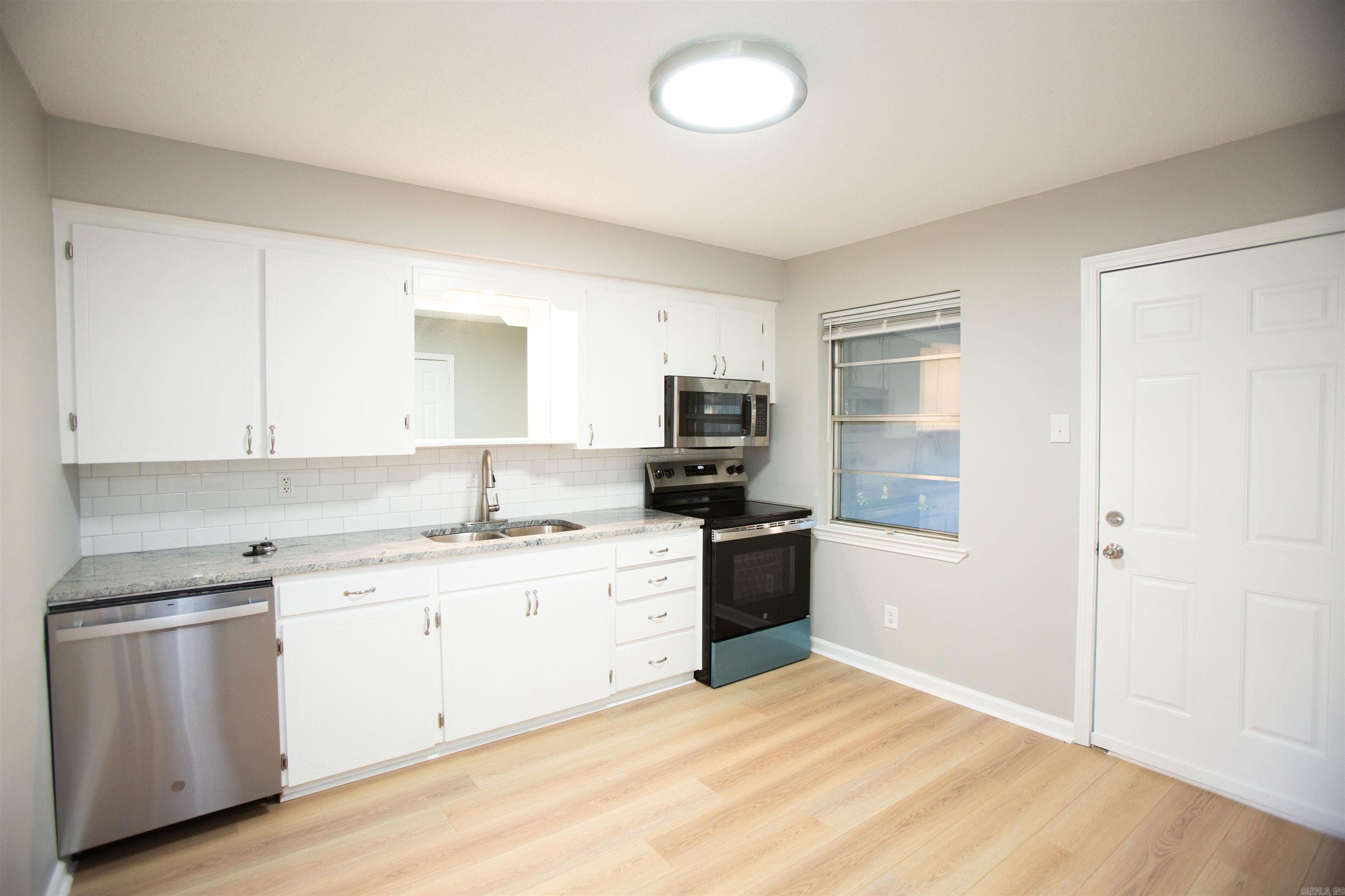 WAKEFIELD VILLAGE - Residential