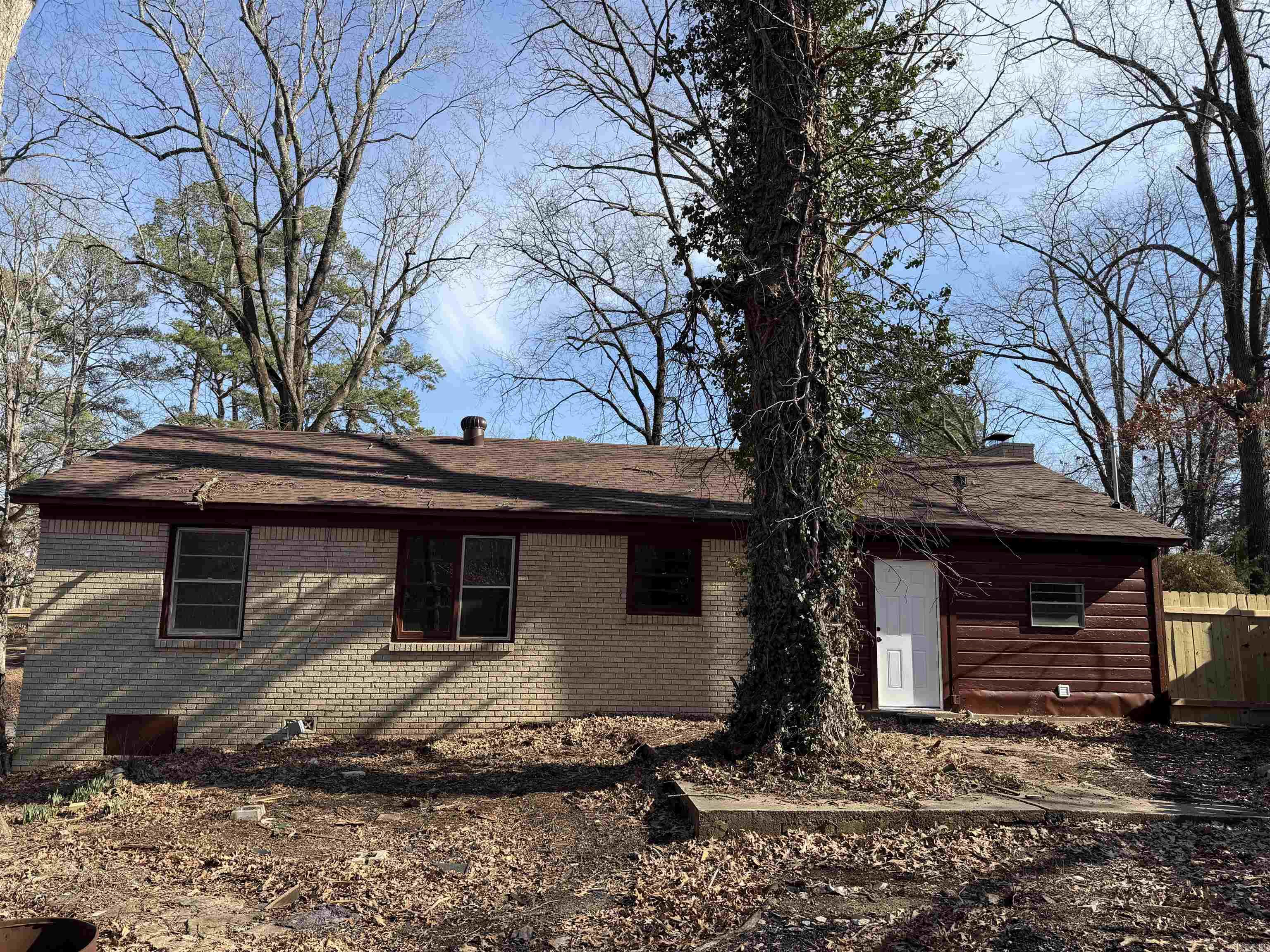 Lakeside Terrace - Residential Lease