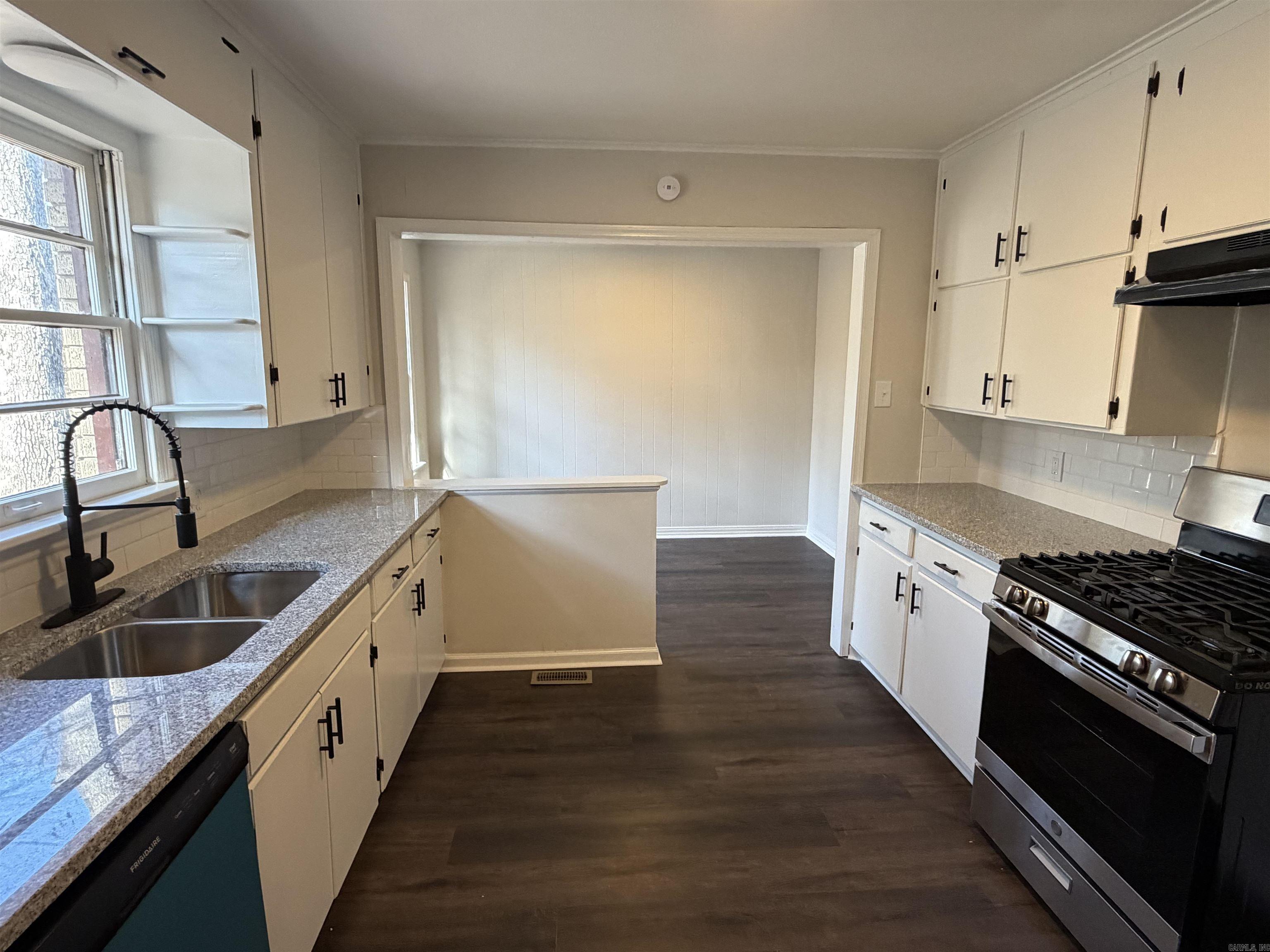 Lakeside Terrace - Residential Lease