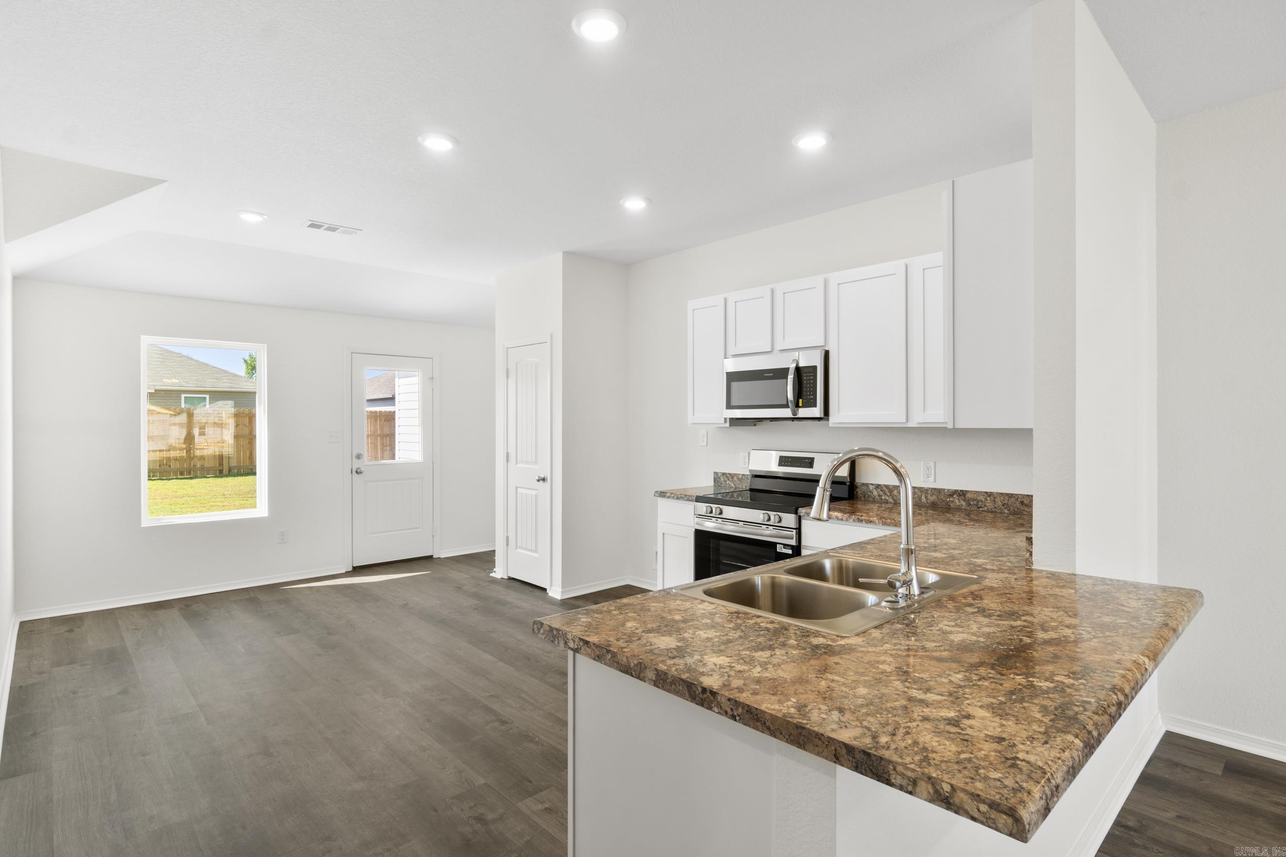 HILL FARM - Residential