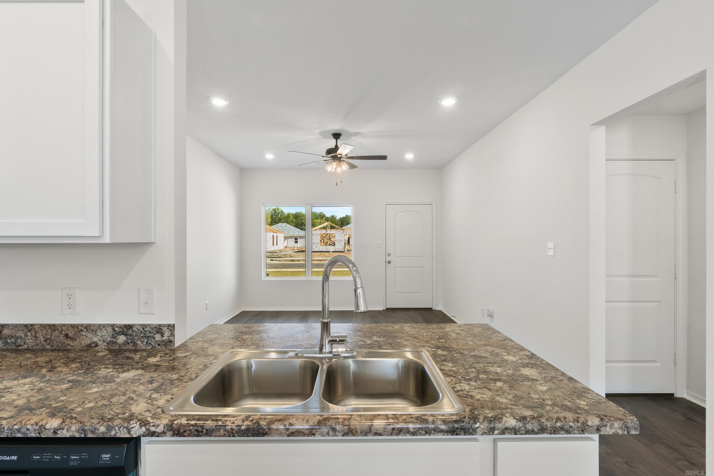 HILL FARM - Residential