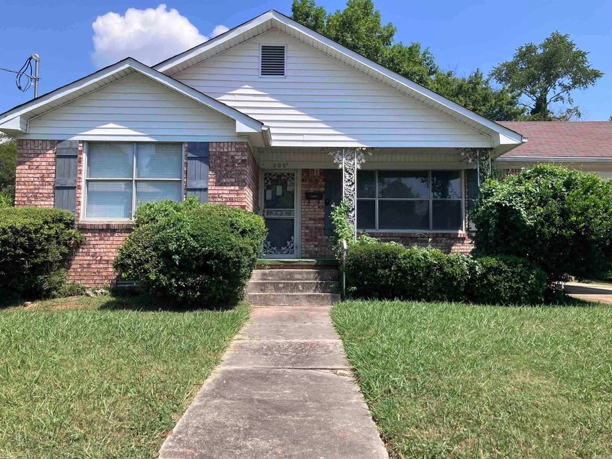 Do you need more space? Look no further. This house has 5 bedrooms and is ready for you to move in! Many upgrades have been made, including new wiring, HVAC, remodeled bathrooms, and fresh paint. There are two temporary walls that can be removed. The storage building in the backyard conveys. This home is just minutes away from Harding University, and everything else that Searcy has to offer. Agents, see remarks.