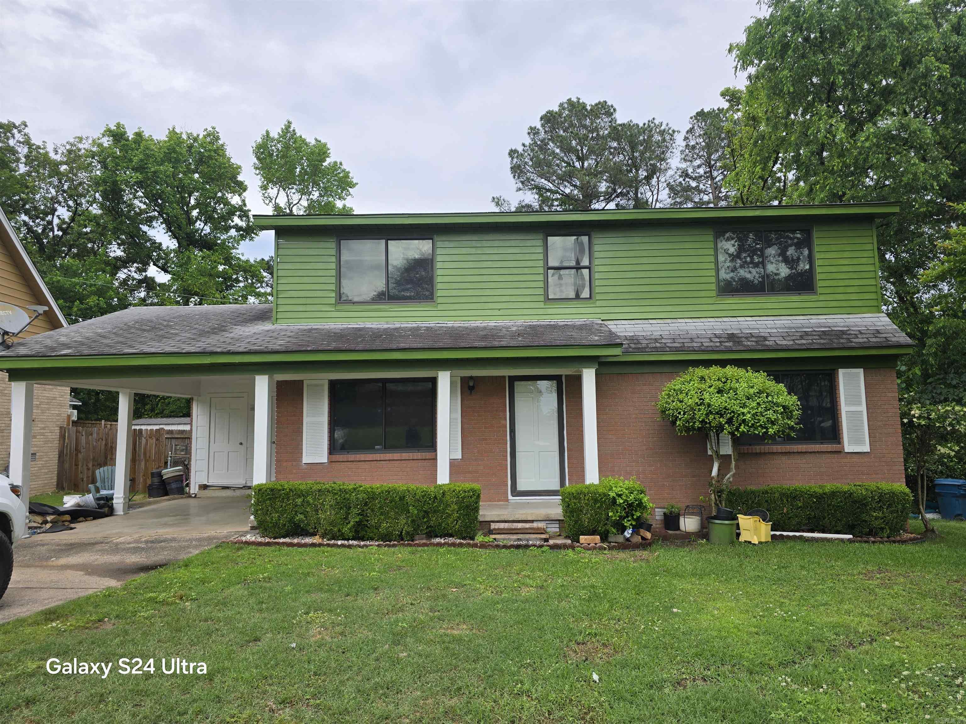 Recently remodeled, two- story home, conveniently located in the heart of Southwest Little Rock. Close to everything the town has to offer. This 4 bedroom 2 bathroom home is awaiting it's next family, stop by and see it today, this could be the home for you!