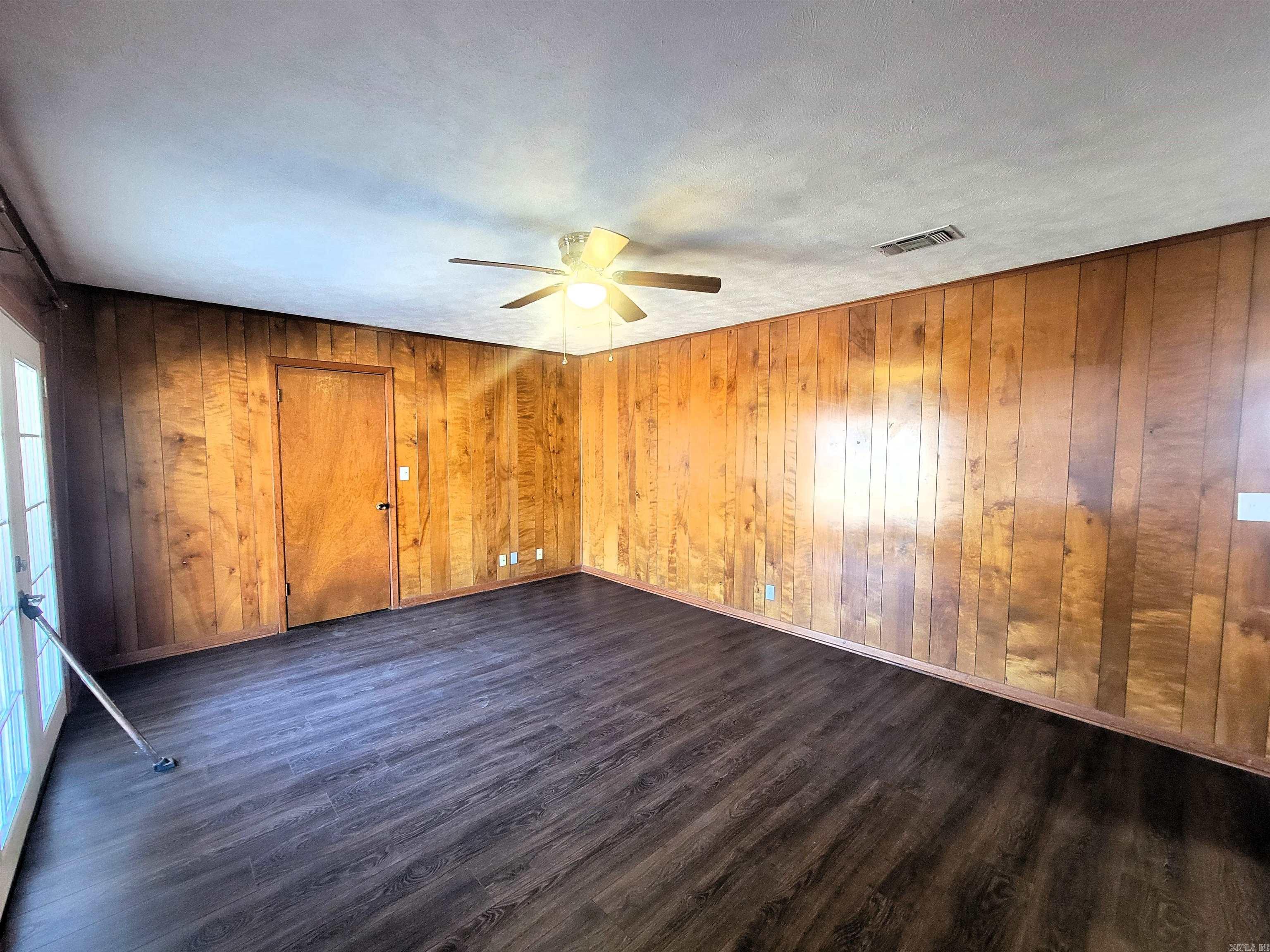 WESTERN HILLS - Residential