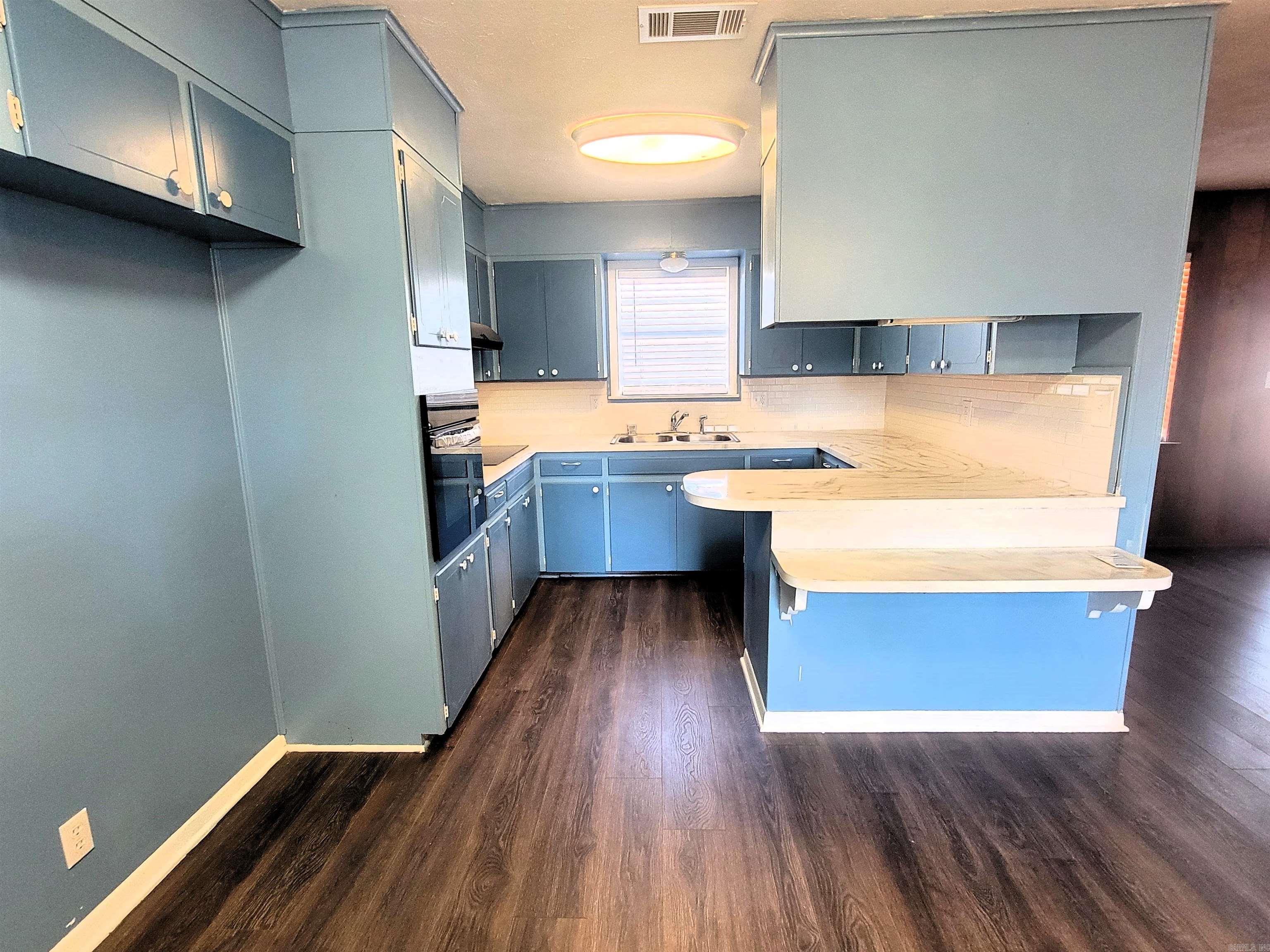 WESTERN HILLS - Residential