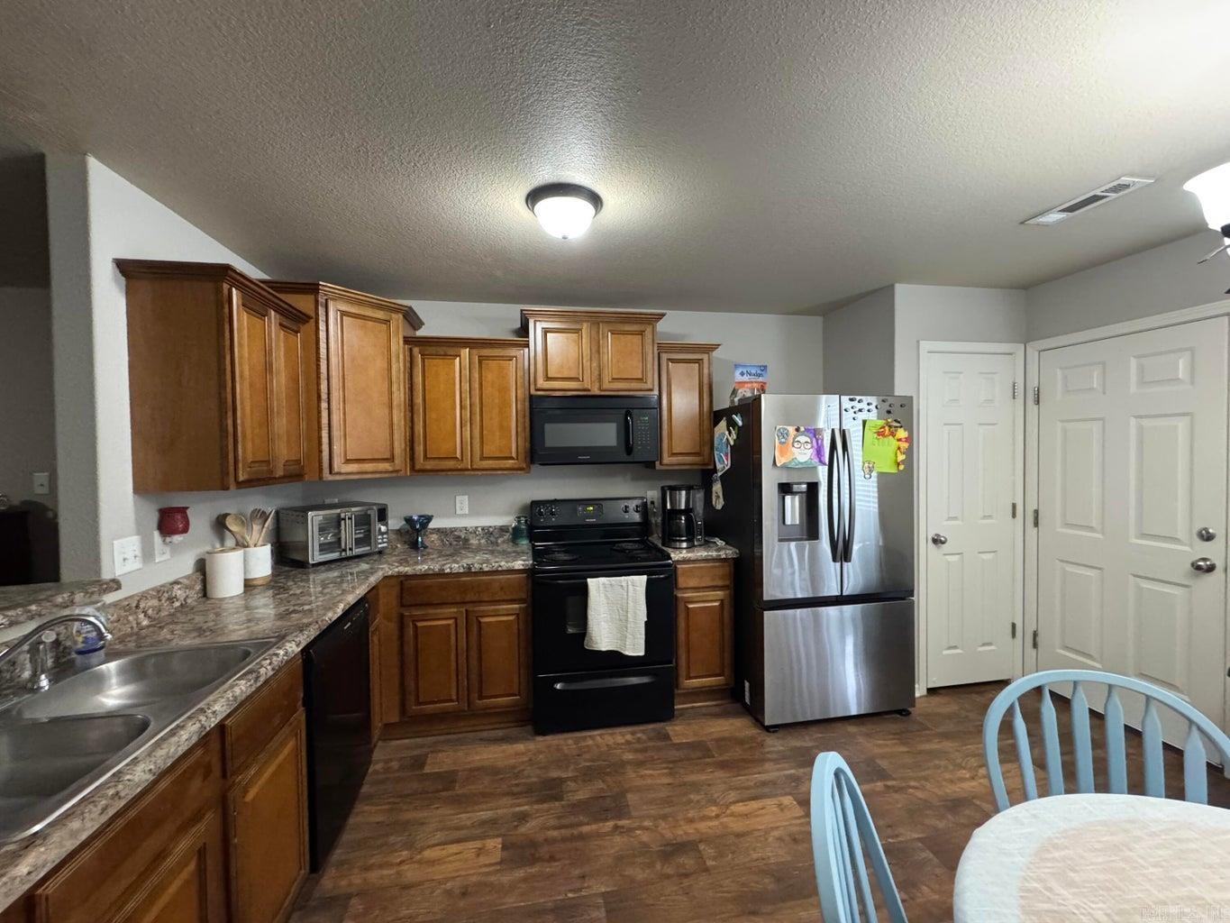 BRIDLEWOOD - Residential