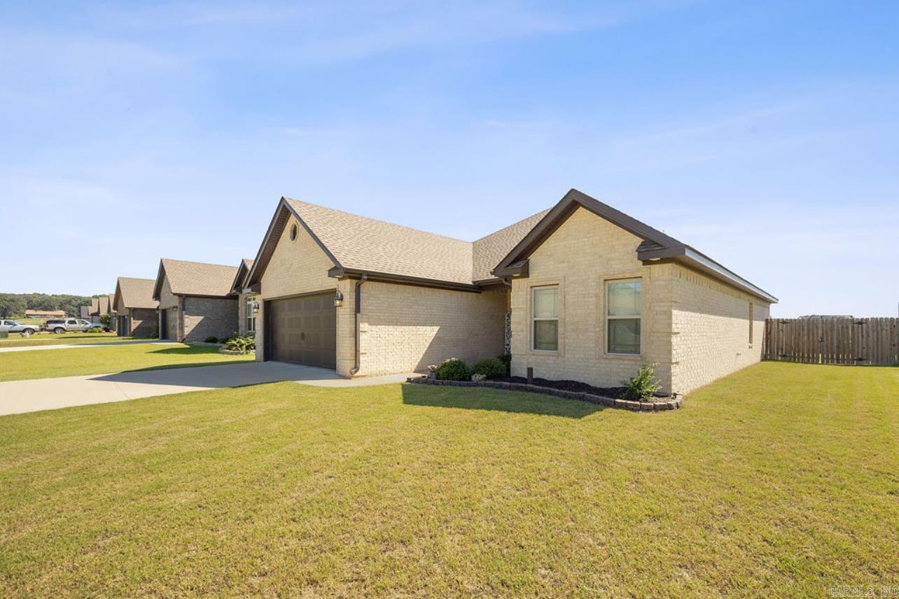 Sarah Crossing - Residential