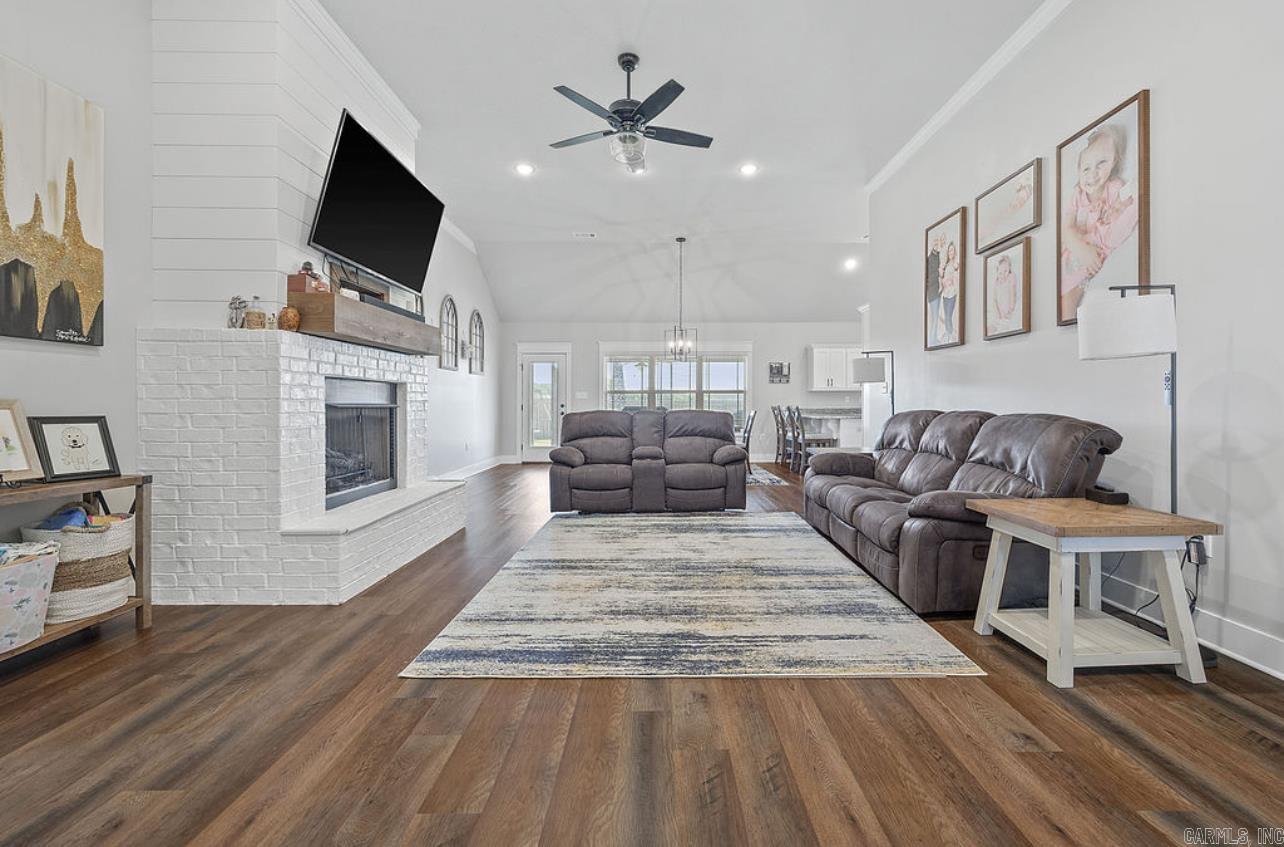 Sarah Crossing - Residential