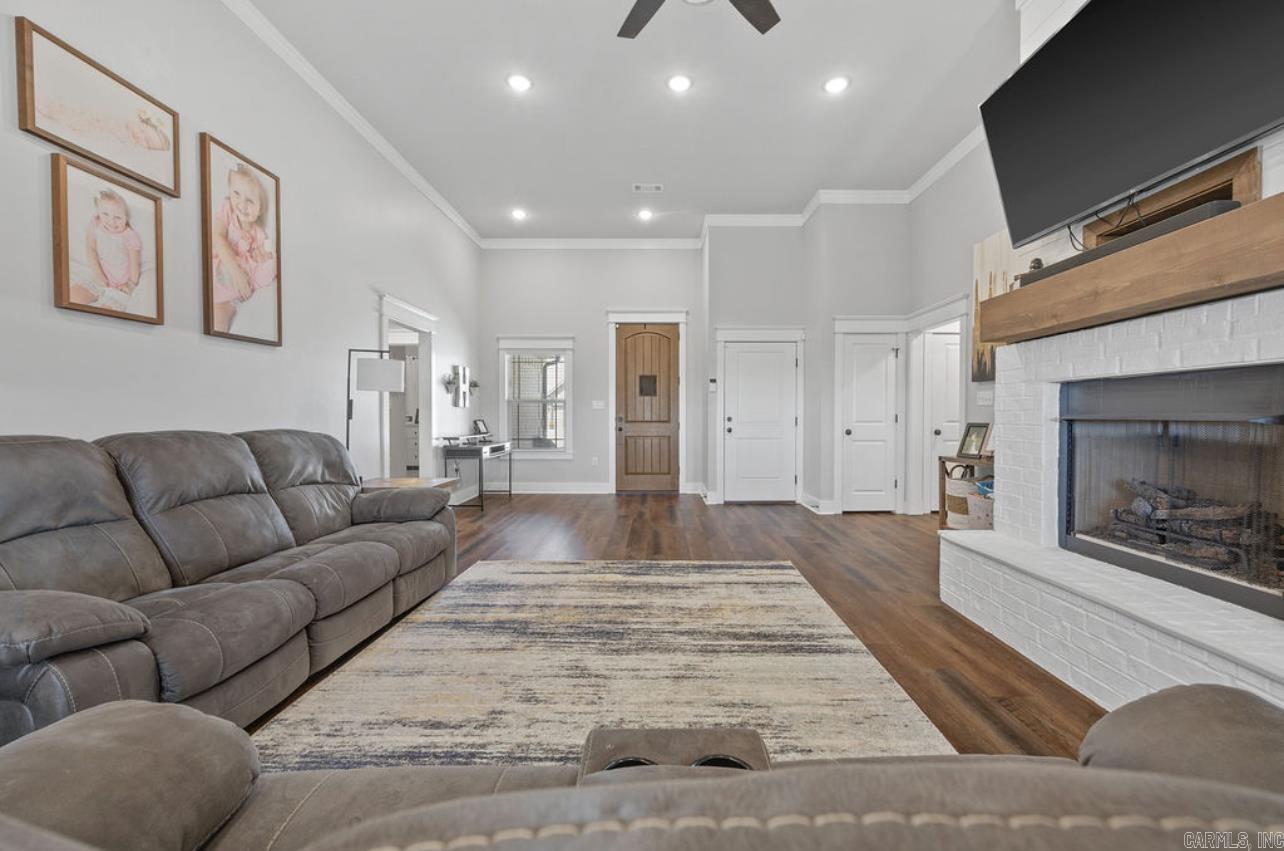 Sarah Crossing - Residential