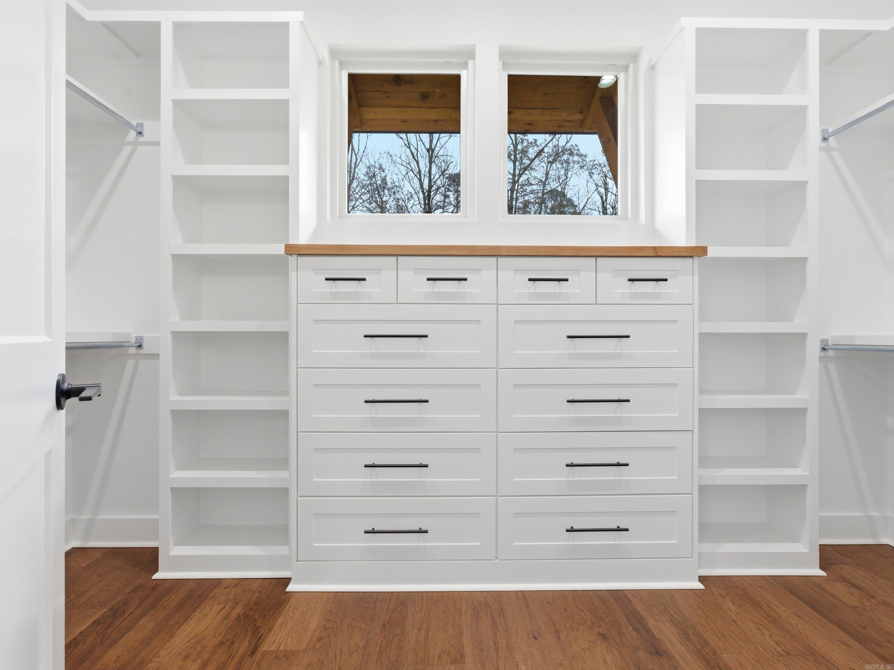 AVILLA MANOR - Residential