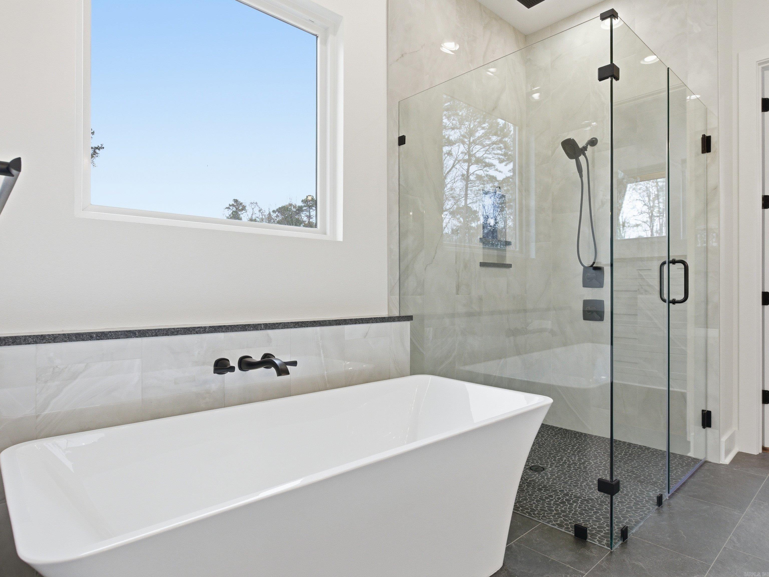 AVILLA MANOR - Residential