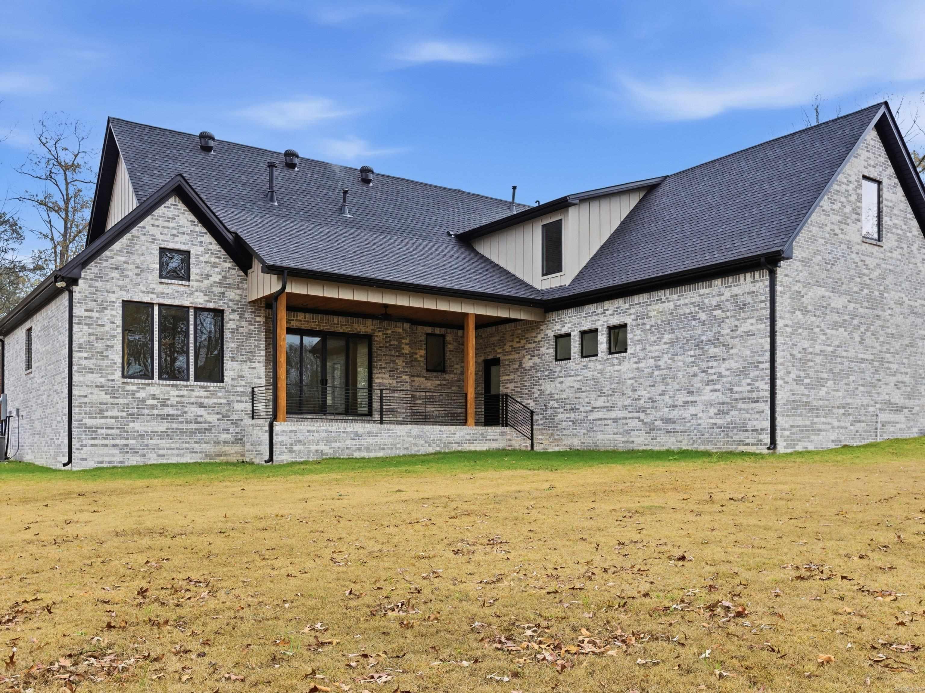 AVILLA MANOR - Residential