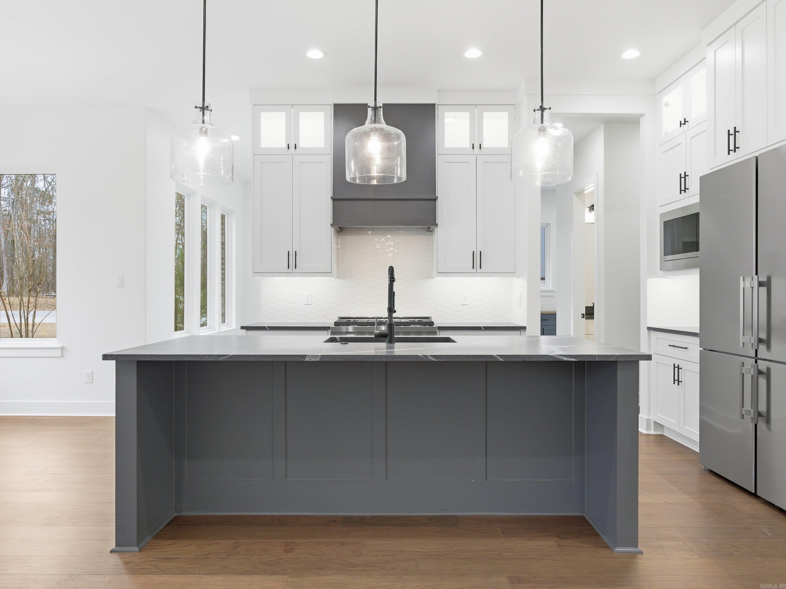 AVILLA MANOR - Residential