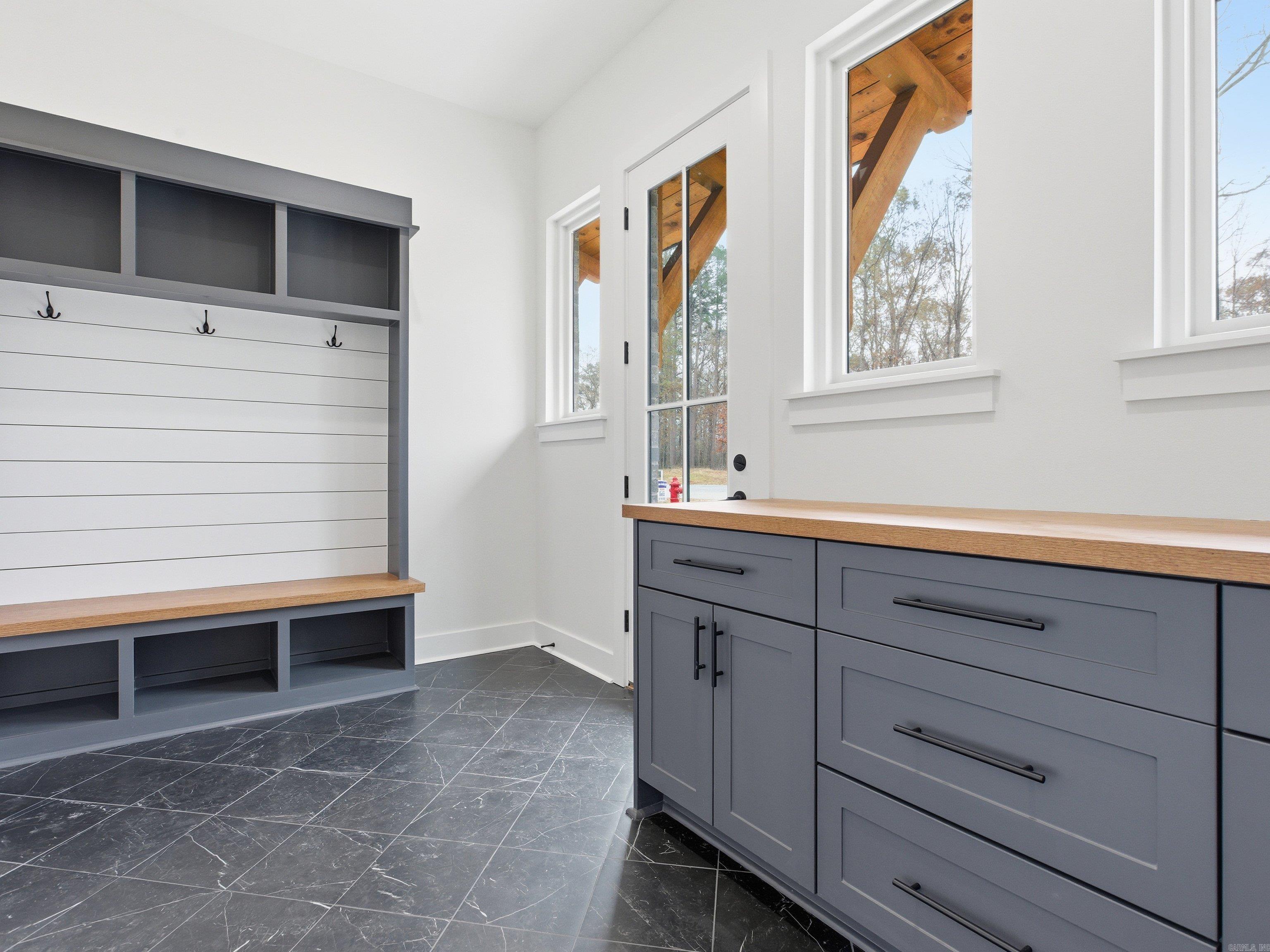 AVILLA MANOR - Residential