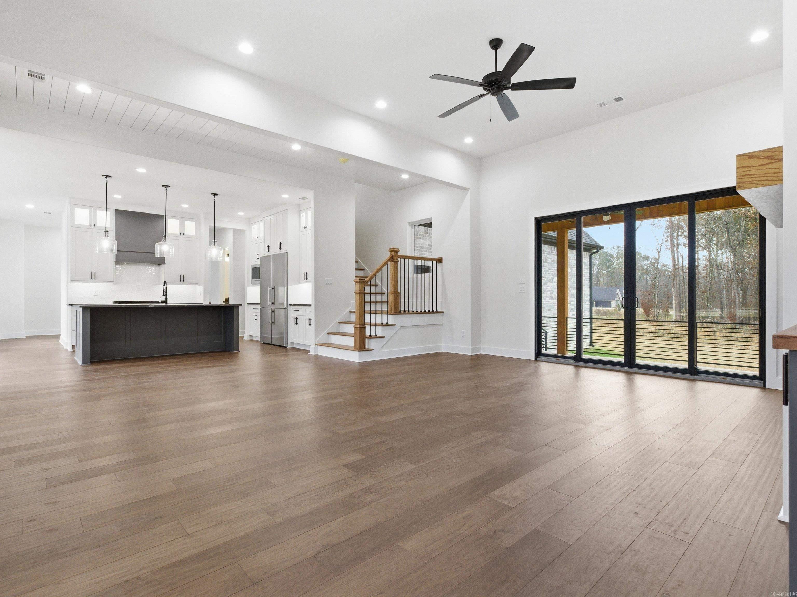 AVILLA MANOR - Residential