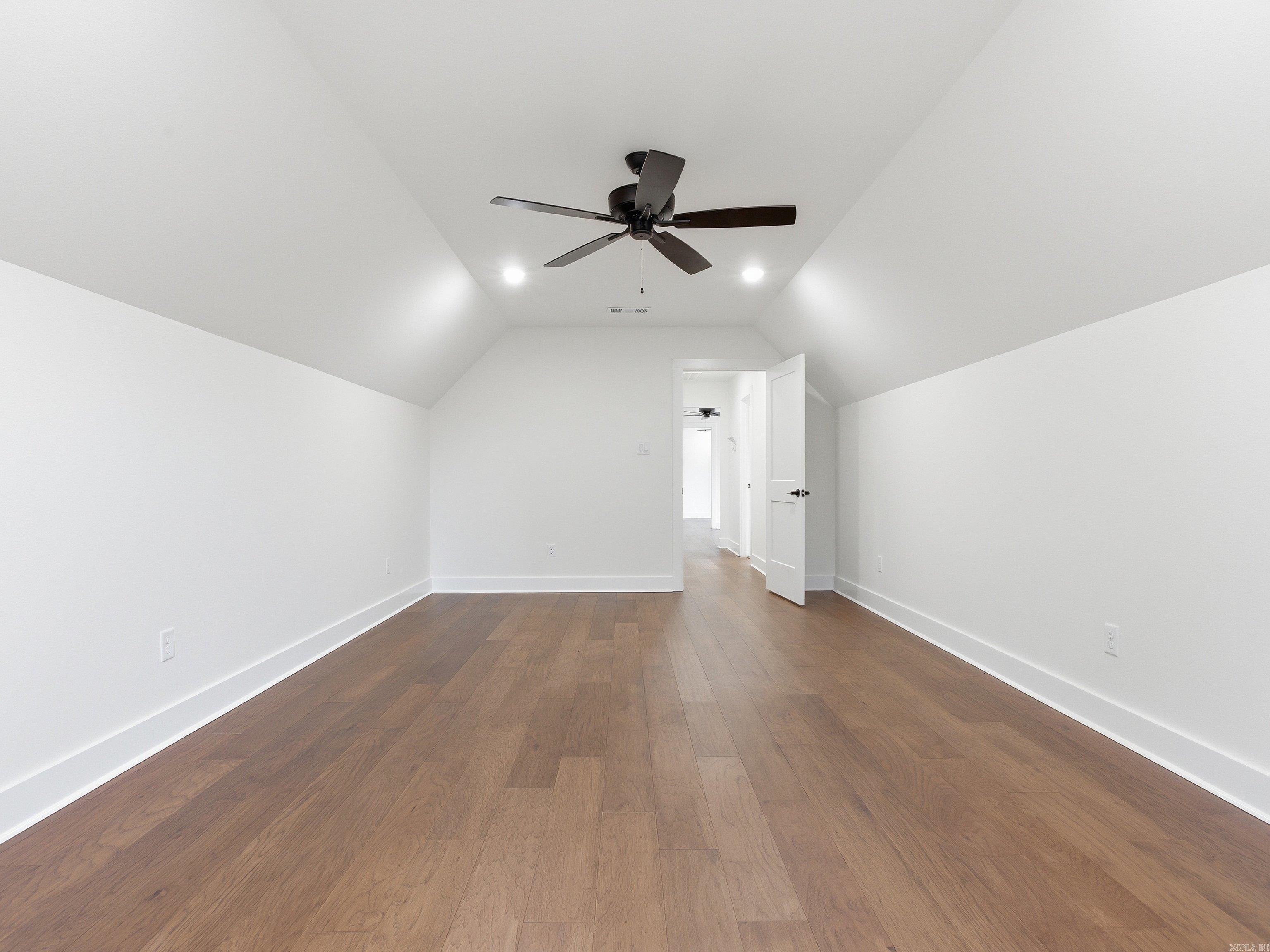 AVILLA MANOR - Residential