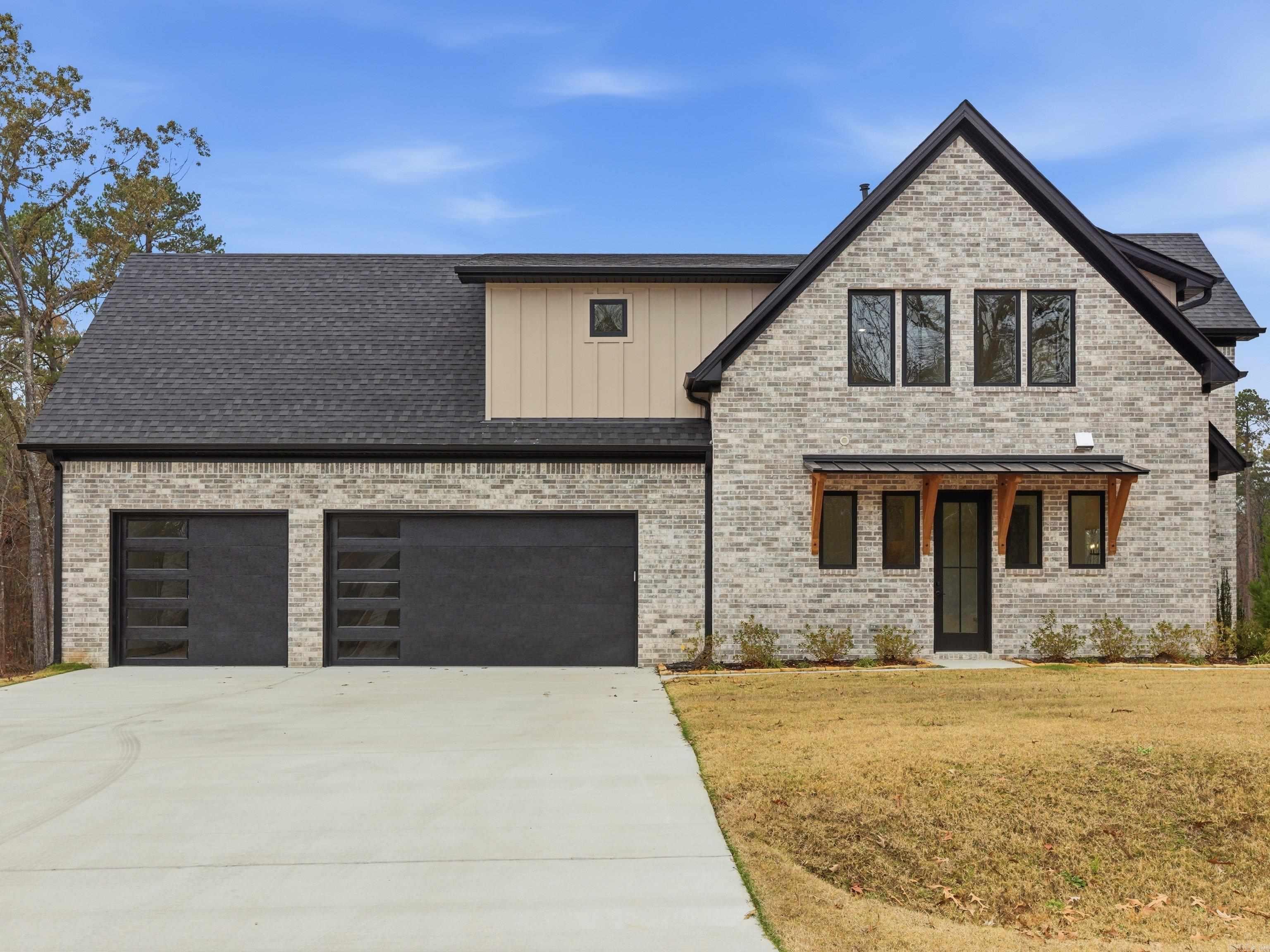 AVILLA MANOR - Residential