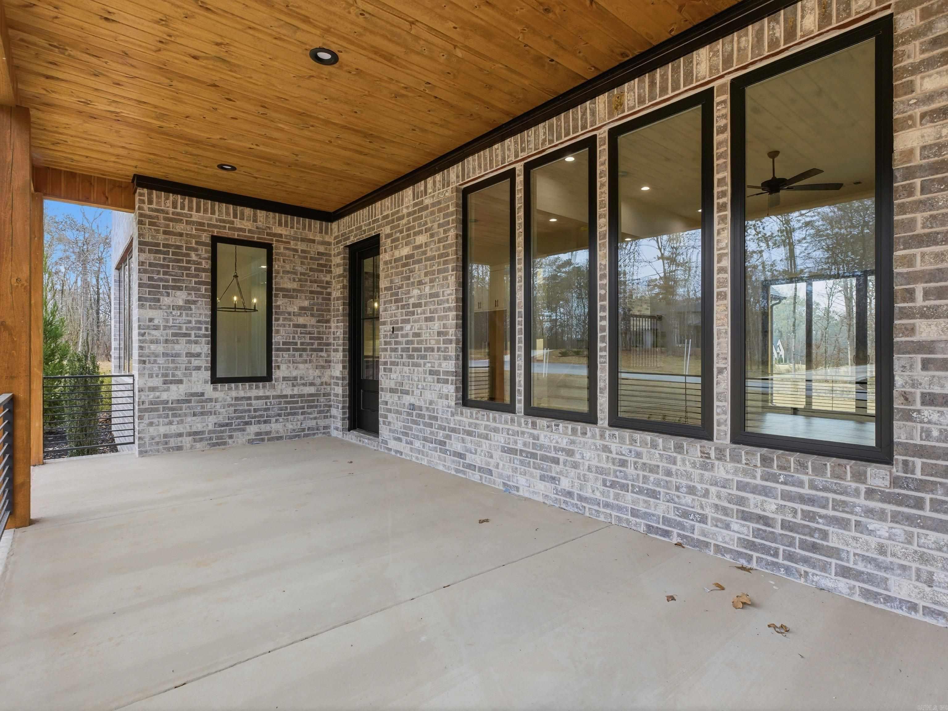 AVILLA MANOR - Residential