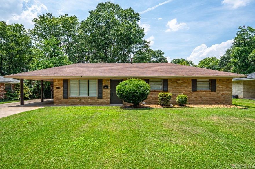 Fantastic 3 bed 2 bath home. This home features fresh neutral paint, new flooring, stainless appliances, and much more. Super clean and move in ready