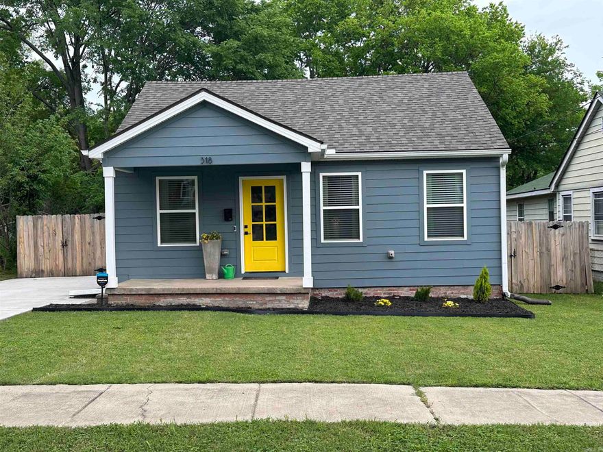 Back on Market due to buyer financing and no fault of seller. IRSA agreed to. Welcome to this charming craftsmen's style bungalow completely renovated head to toe in the Pettaway neighborhood. This Two-bed, one-bath home is practically new construction: New roof, HVAC, Plumbing (including water and sewer supply lines), siding, bathroom & kitchen. The open floorplan seamless blends living, dining and the tiny but mighty kitchen that boast stainless steel appliances. The bathroom has a custom green tiled shower/tub and luxury fixtures. The home has hardwood floors throughout a vaulted ceiling in the living room allowing in a plenty of natural light. Even though you are smack dab in-between SoMa and Petttaway, this lot has an oversized backyard perfect for entertaining.