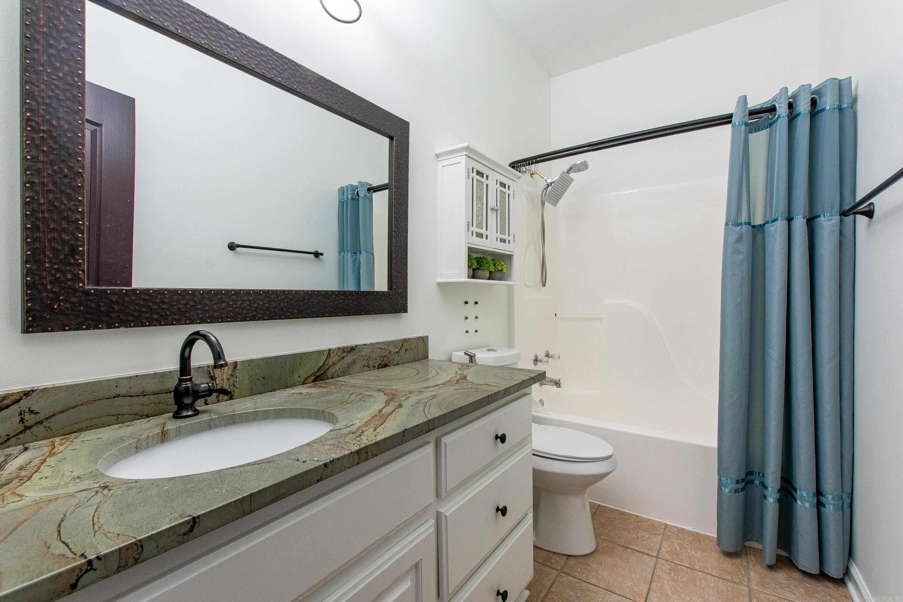 NORTH POINTE ADDN - Residential