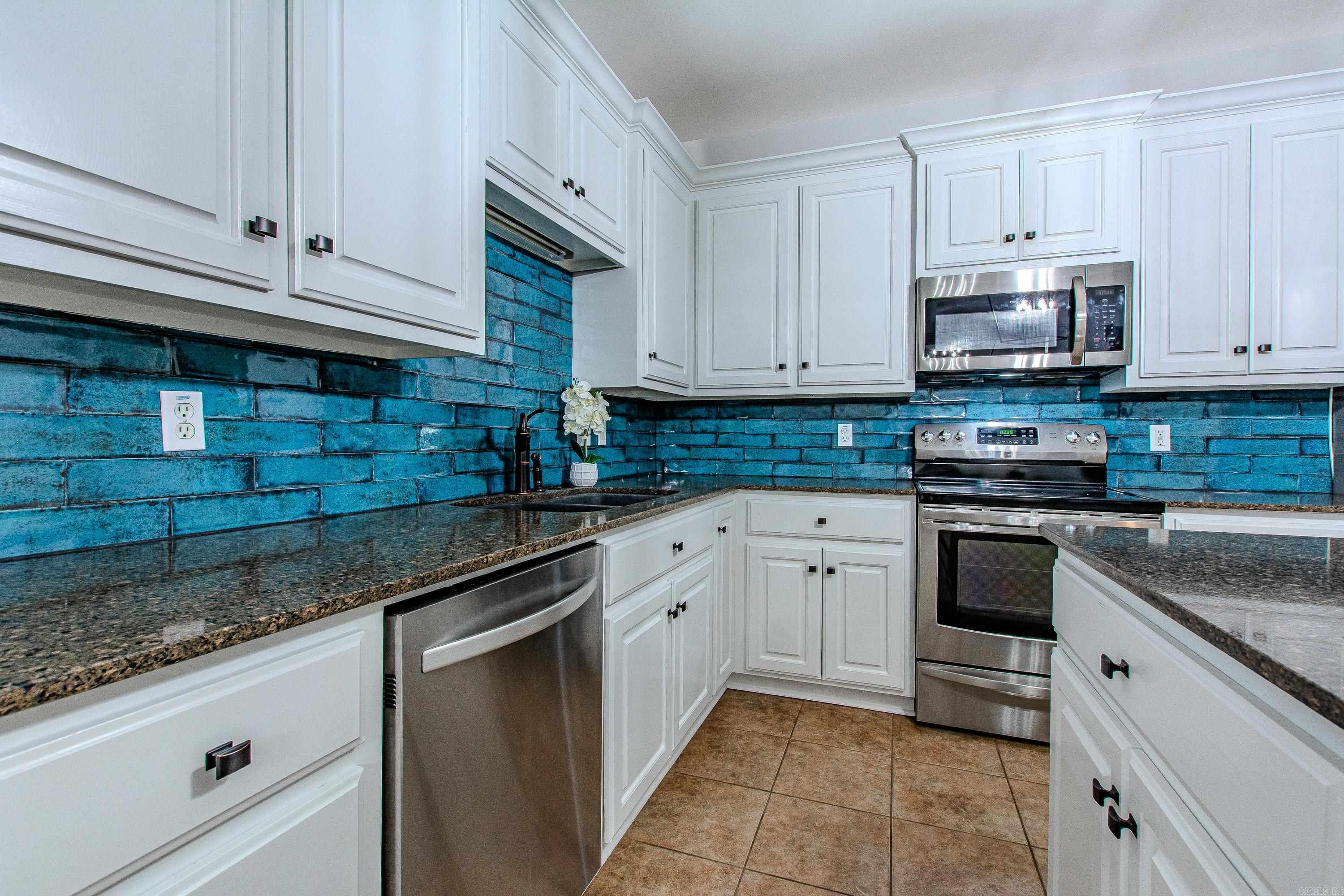 NORTH POINTE ADDN - Residential