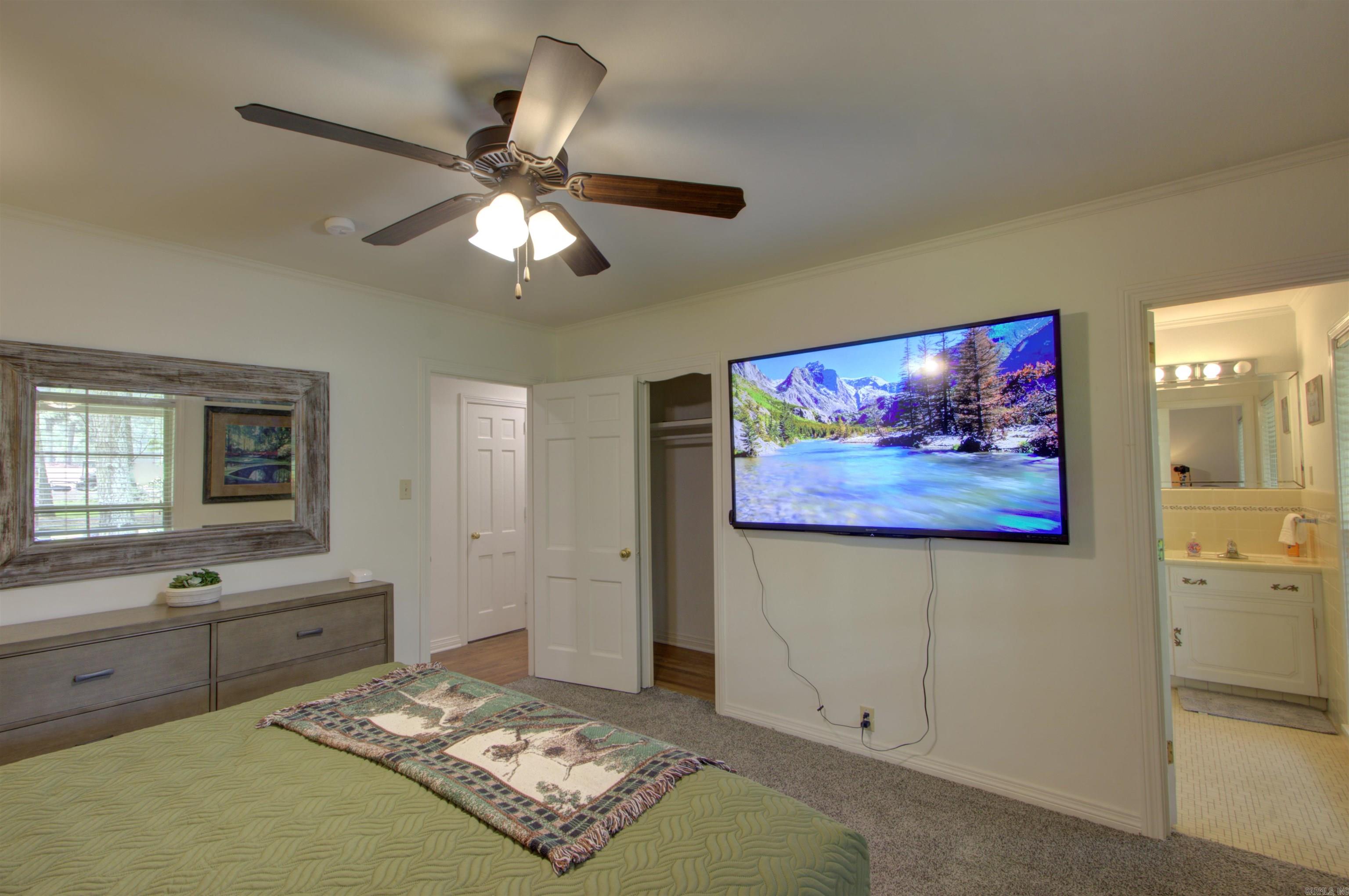 COUNTRY CLUB - Residential