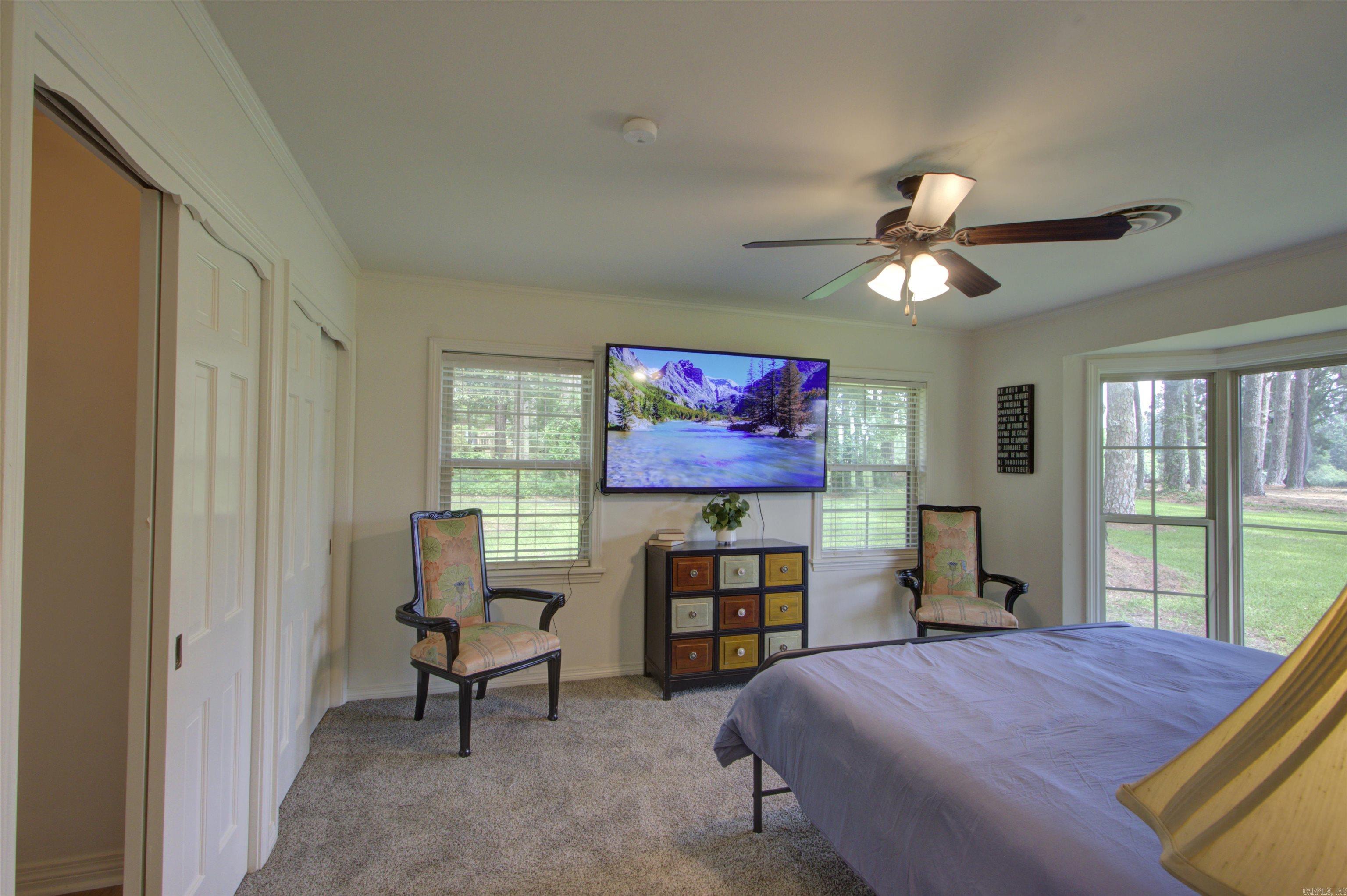 COUNTRY CLUB - Residential