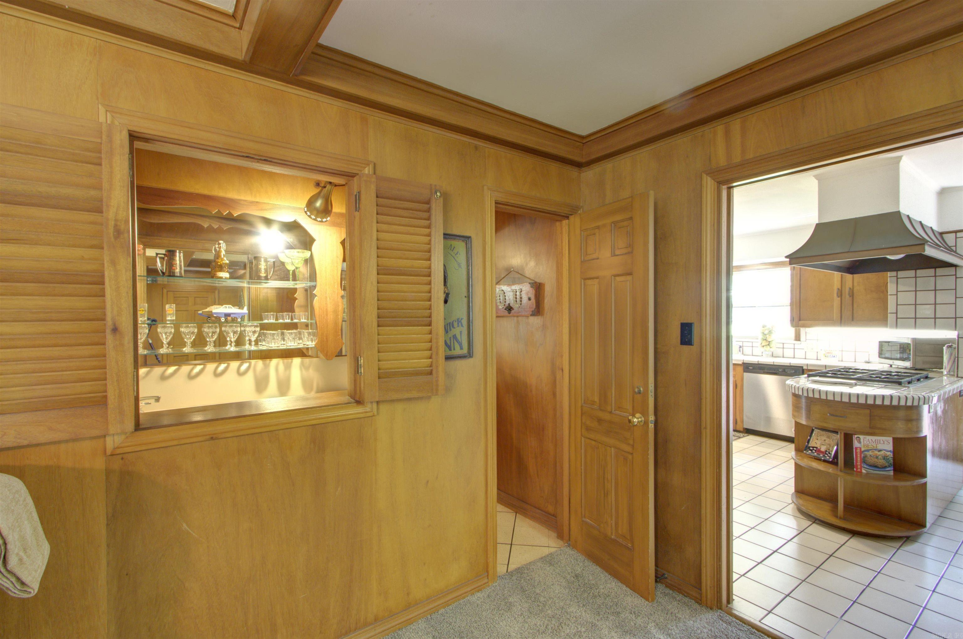 COUNTRY CLUB - Residential