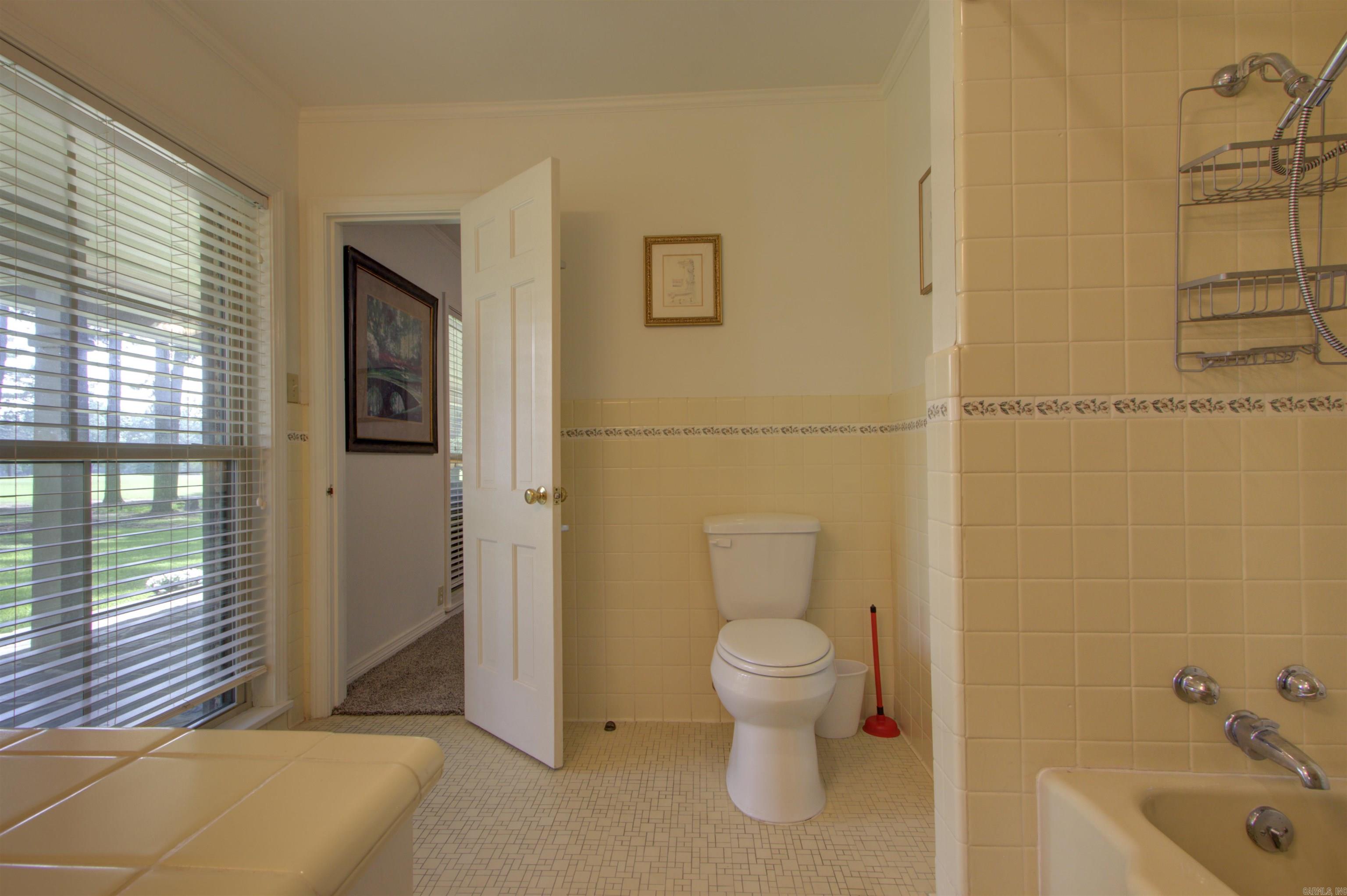 COUNTRY CLUB - Residential