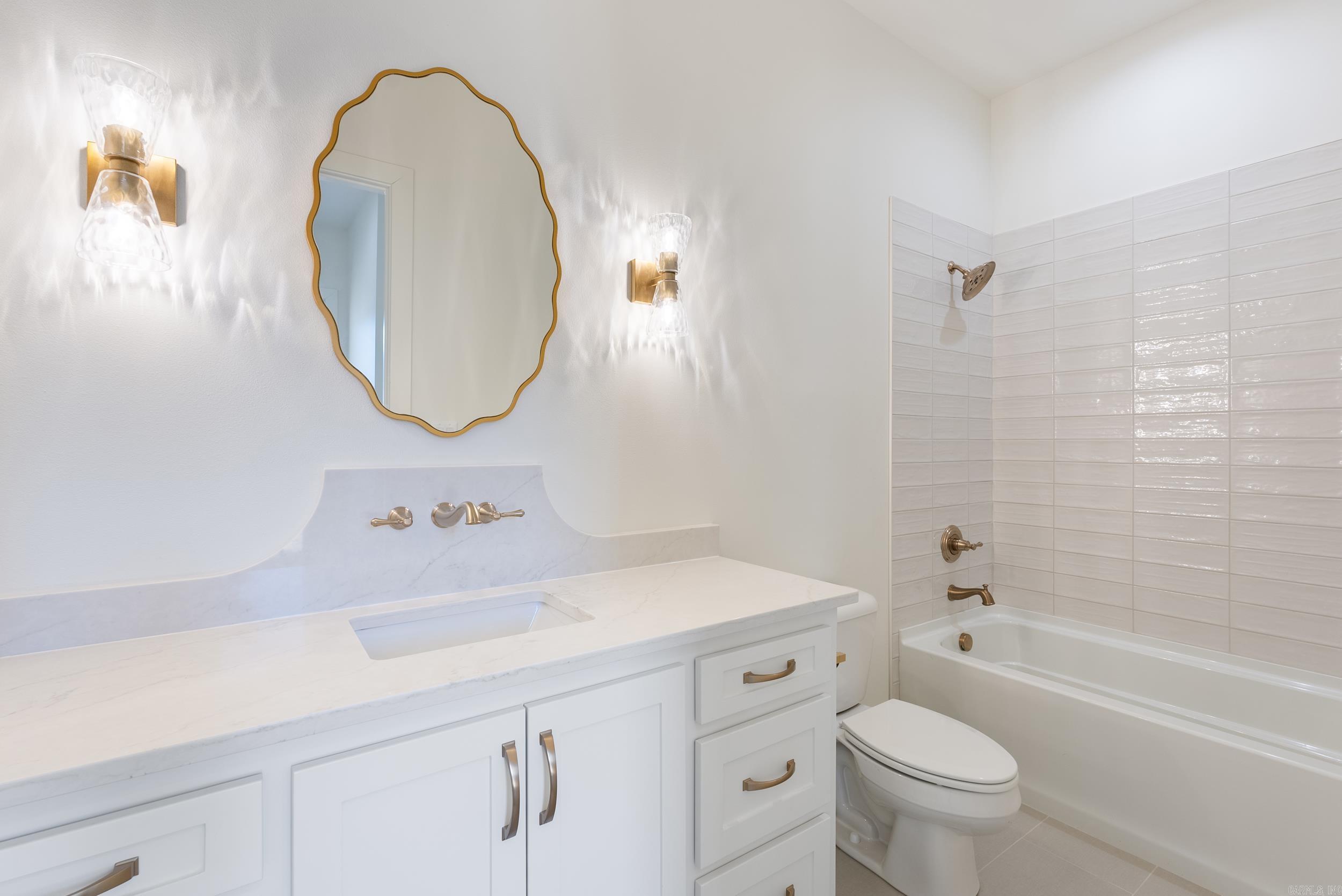 THE POINTE HURRICANE ESTATES - Residential
