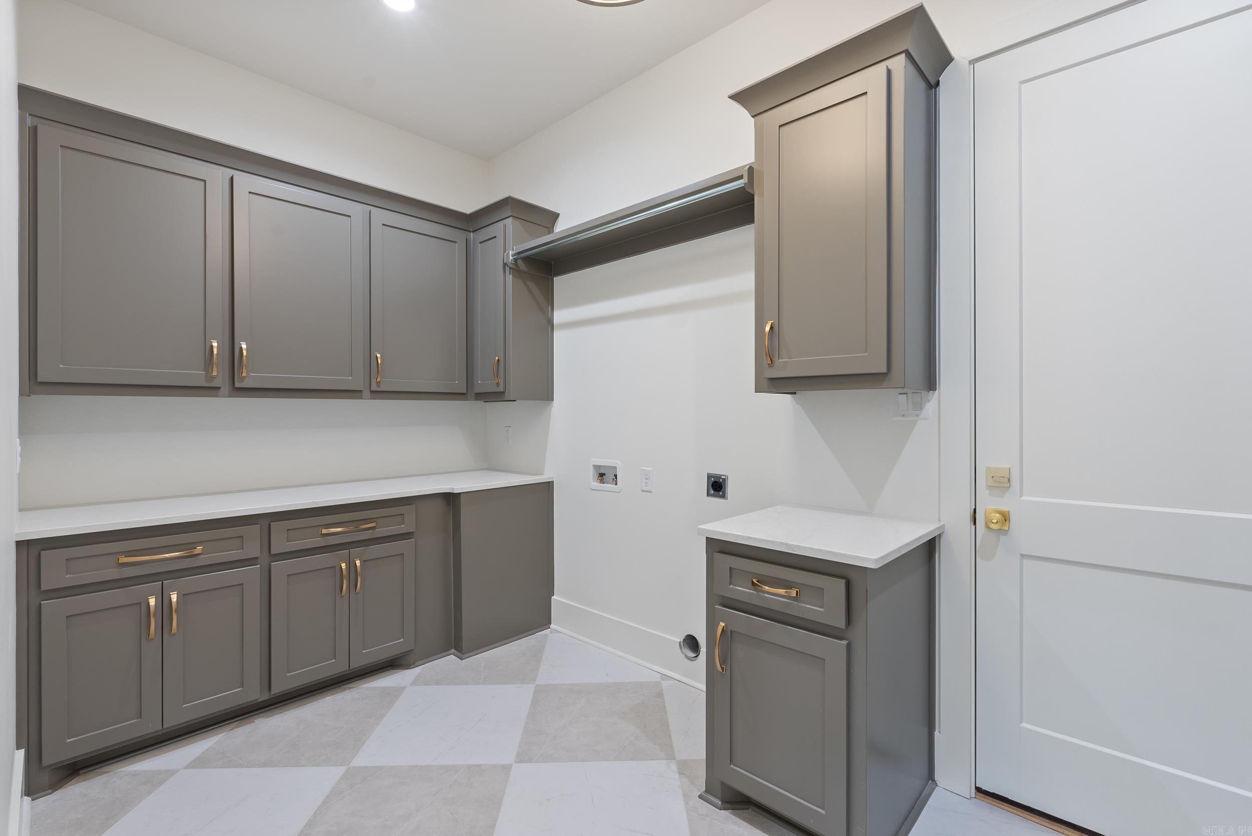 THE POINTE HURRICANE ESTATES - Residential