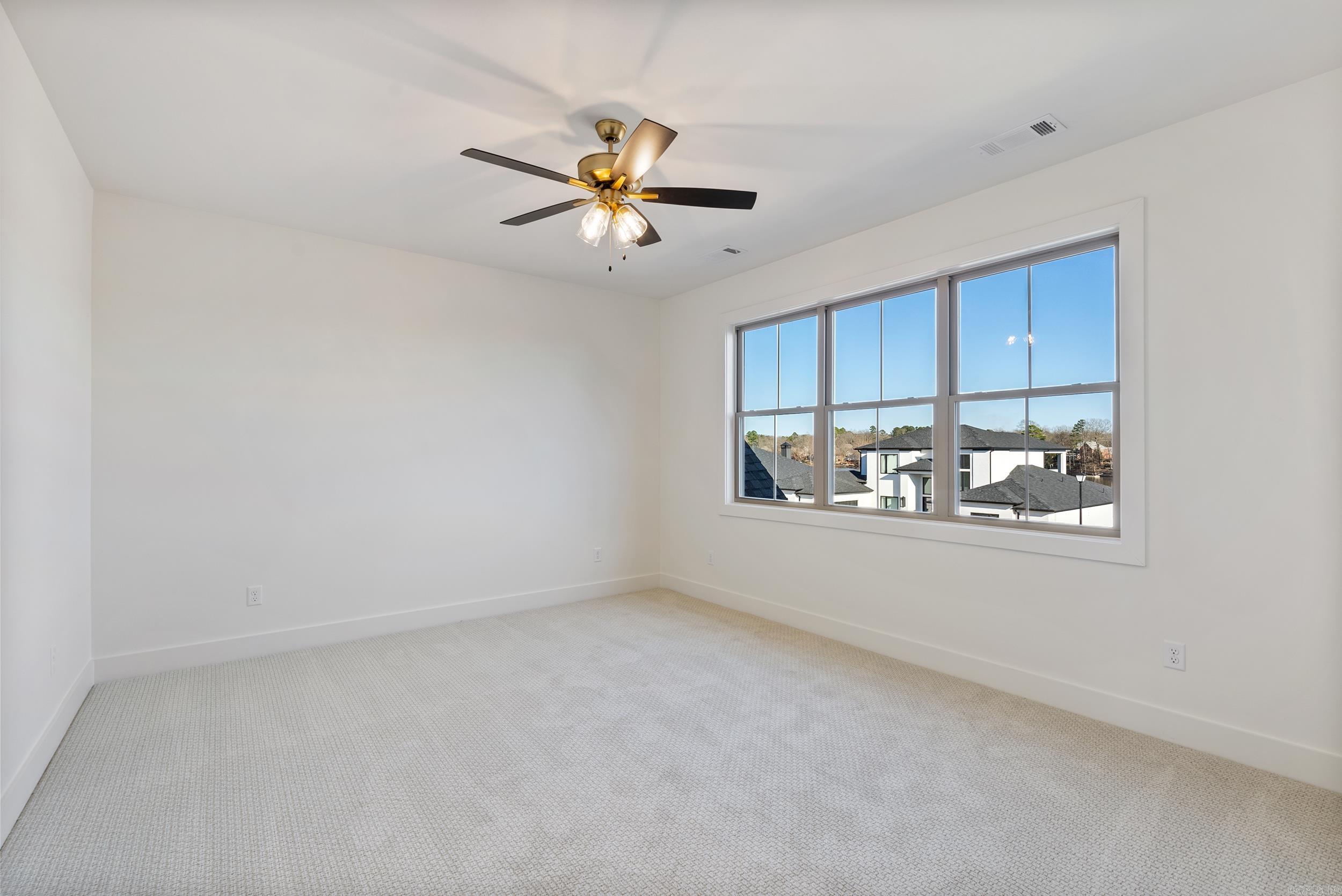 THE POINTE HURRICANE ESTATES - Residential