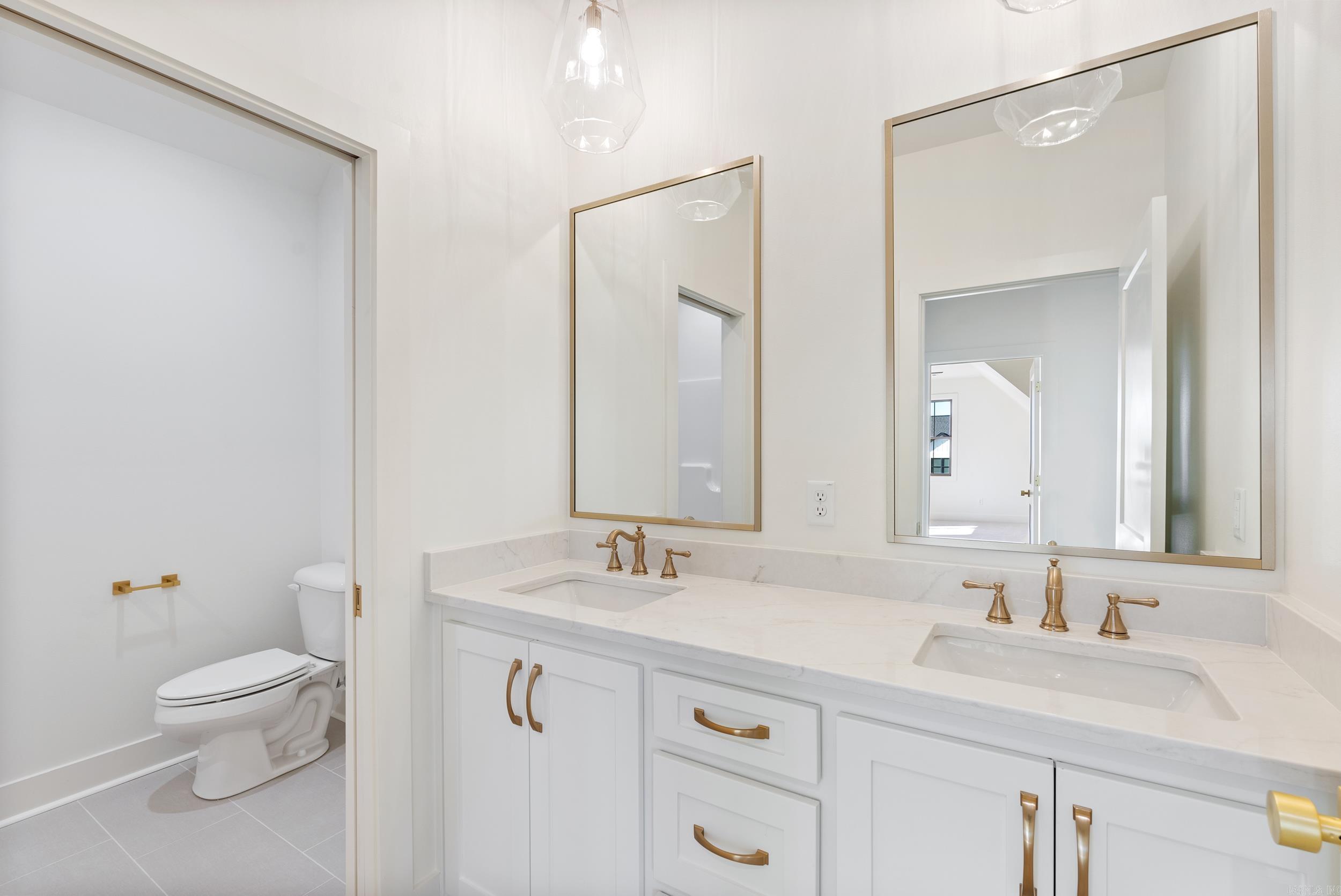 THE POINTE HURRICANE ESTATES - Residential
