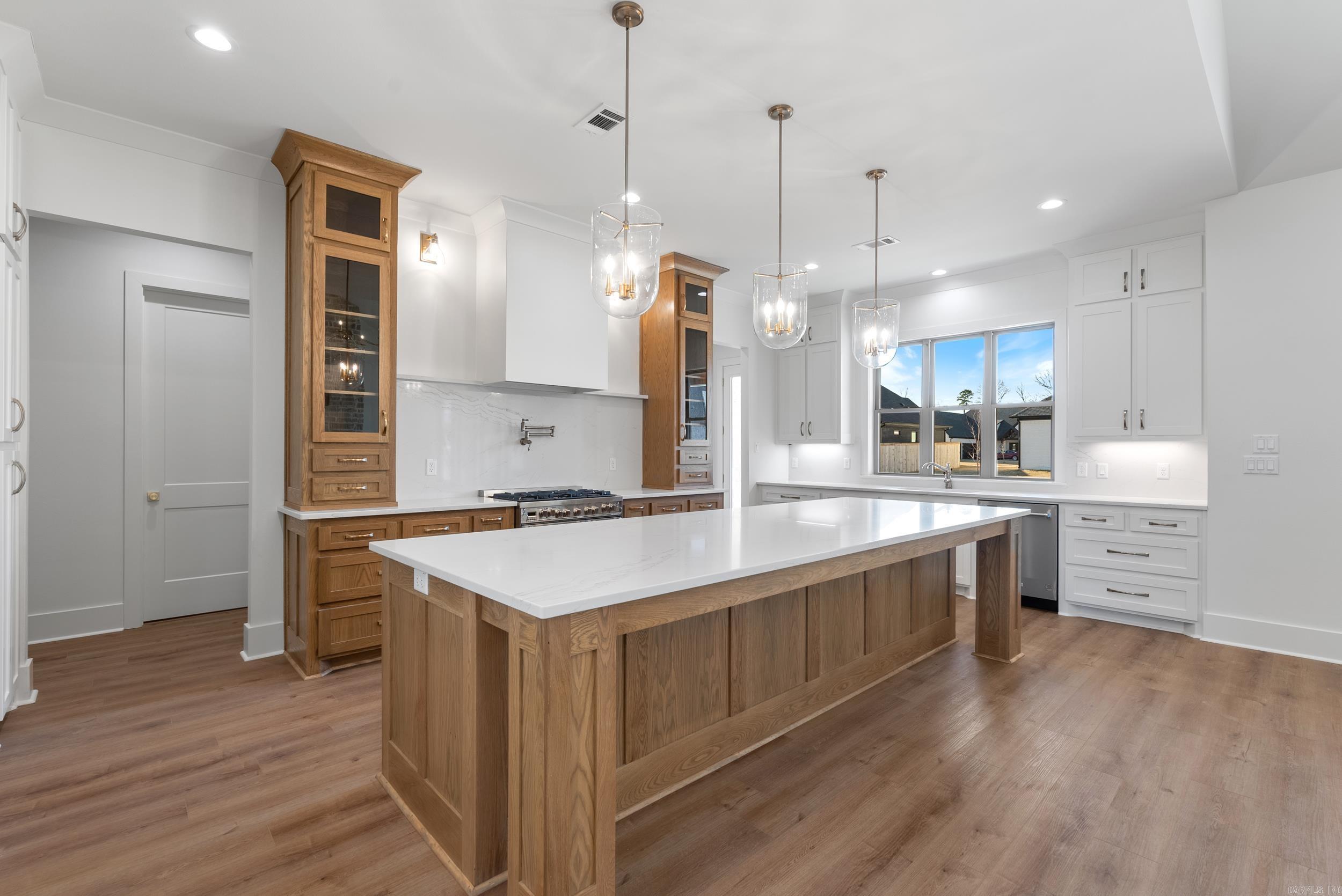 THE POINTE HURRICANE ESTATES - Residential