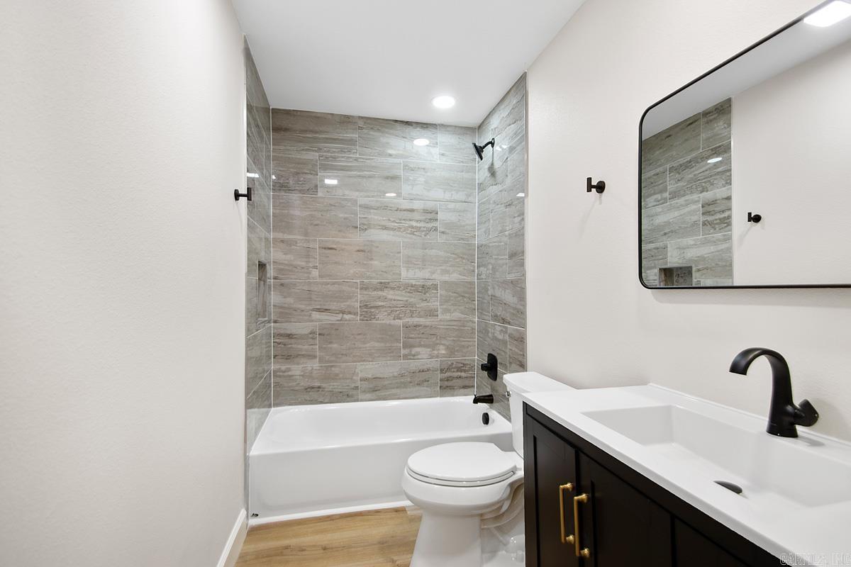 INDIAN HILLS - Residential