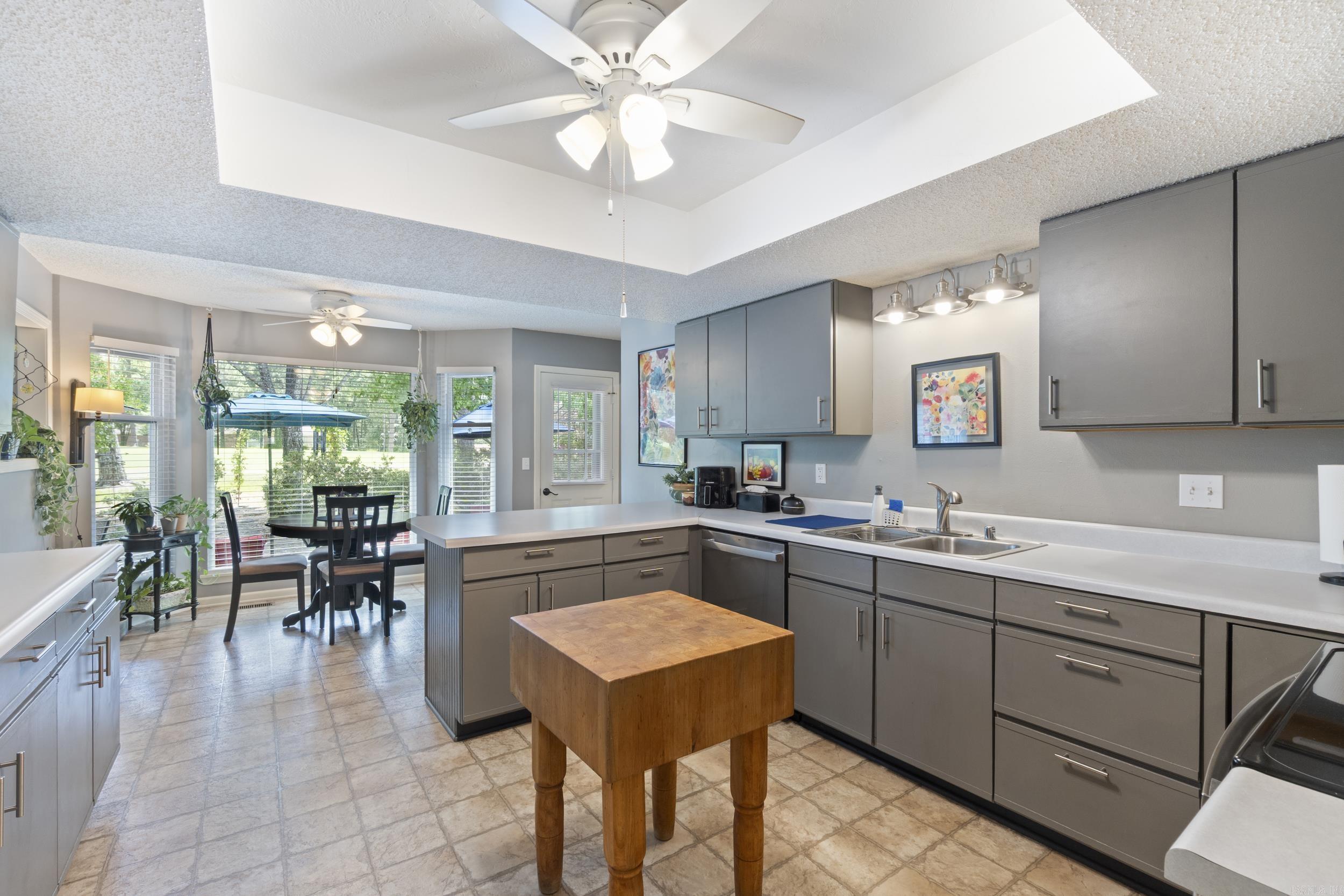 INDIAN HILLS - Residential