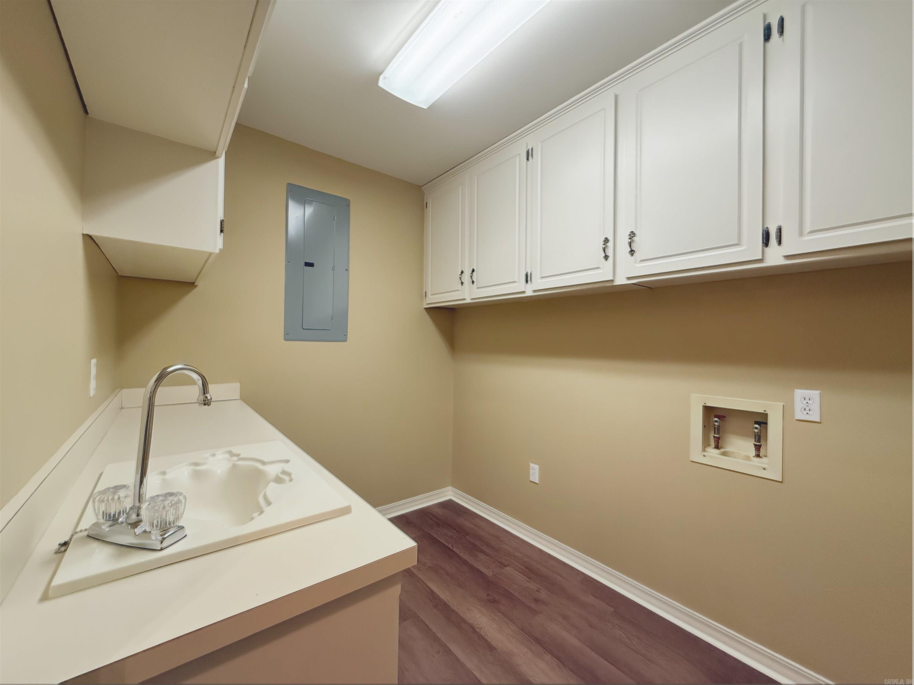 RIVER OAKS - Residential