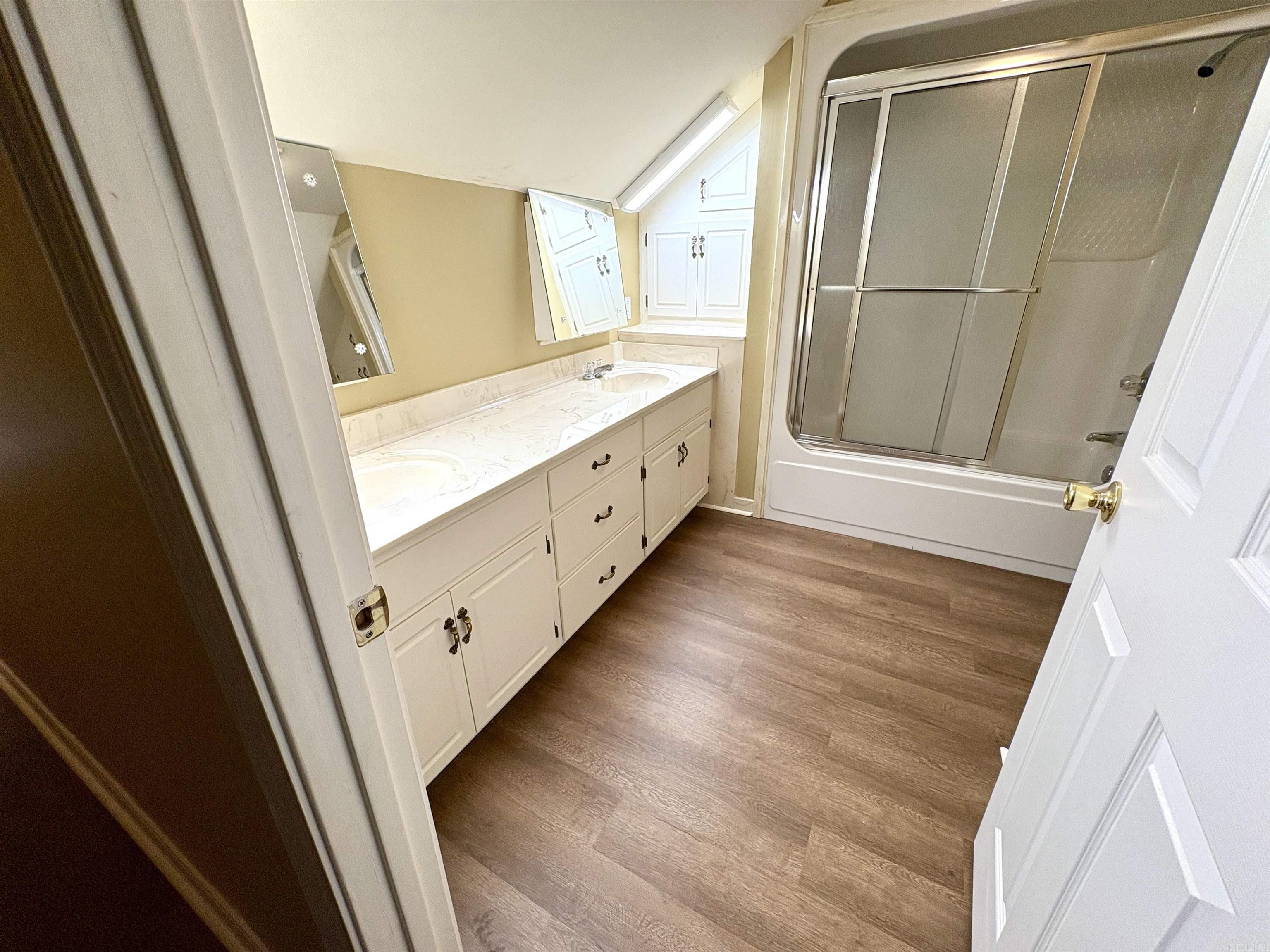 RIVER OAKS - Residential