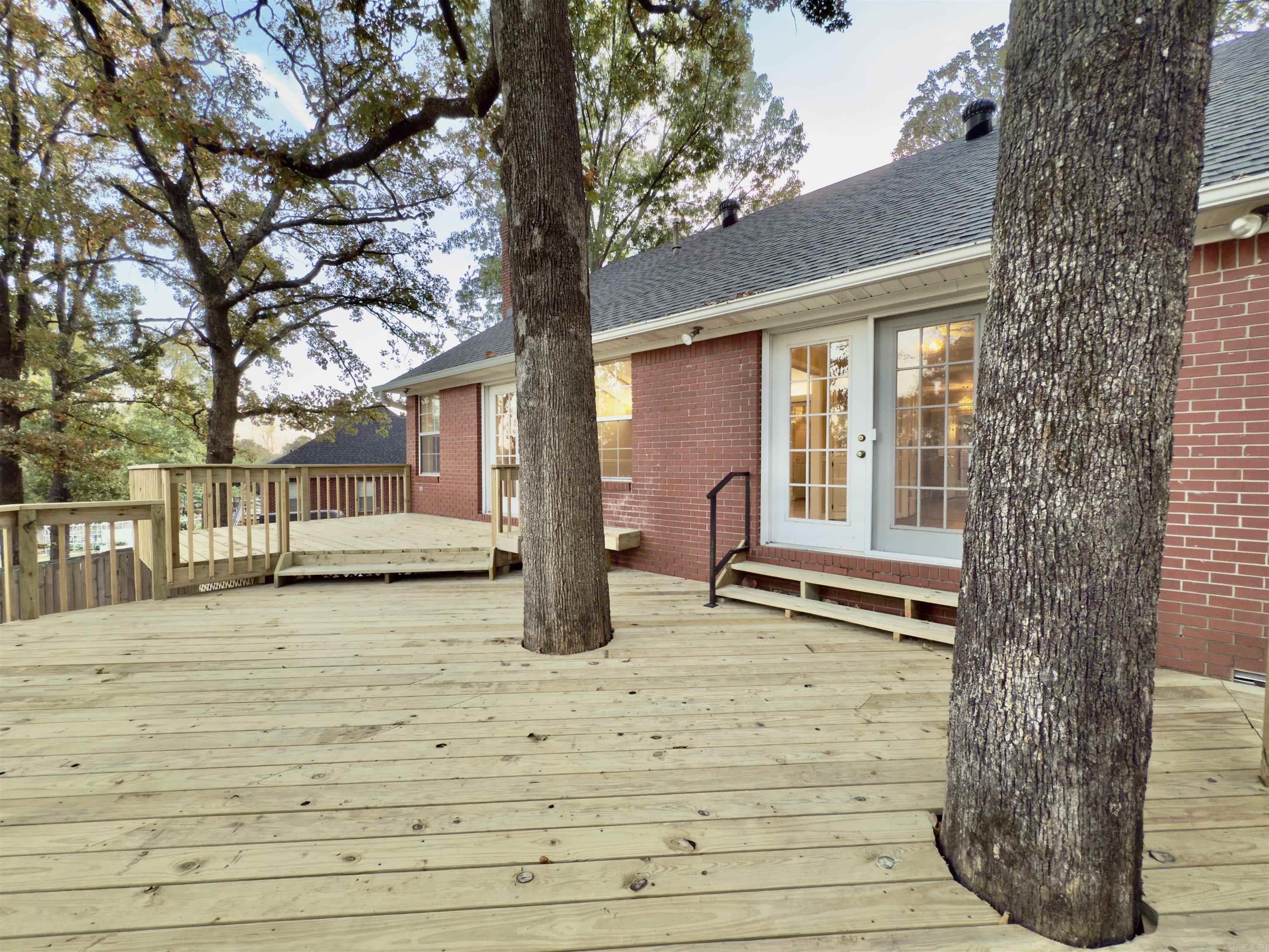 RIVER OAKS - Residential