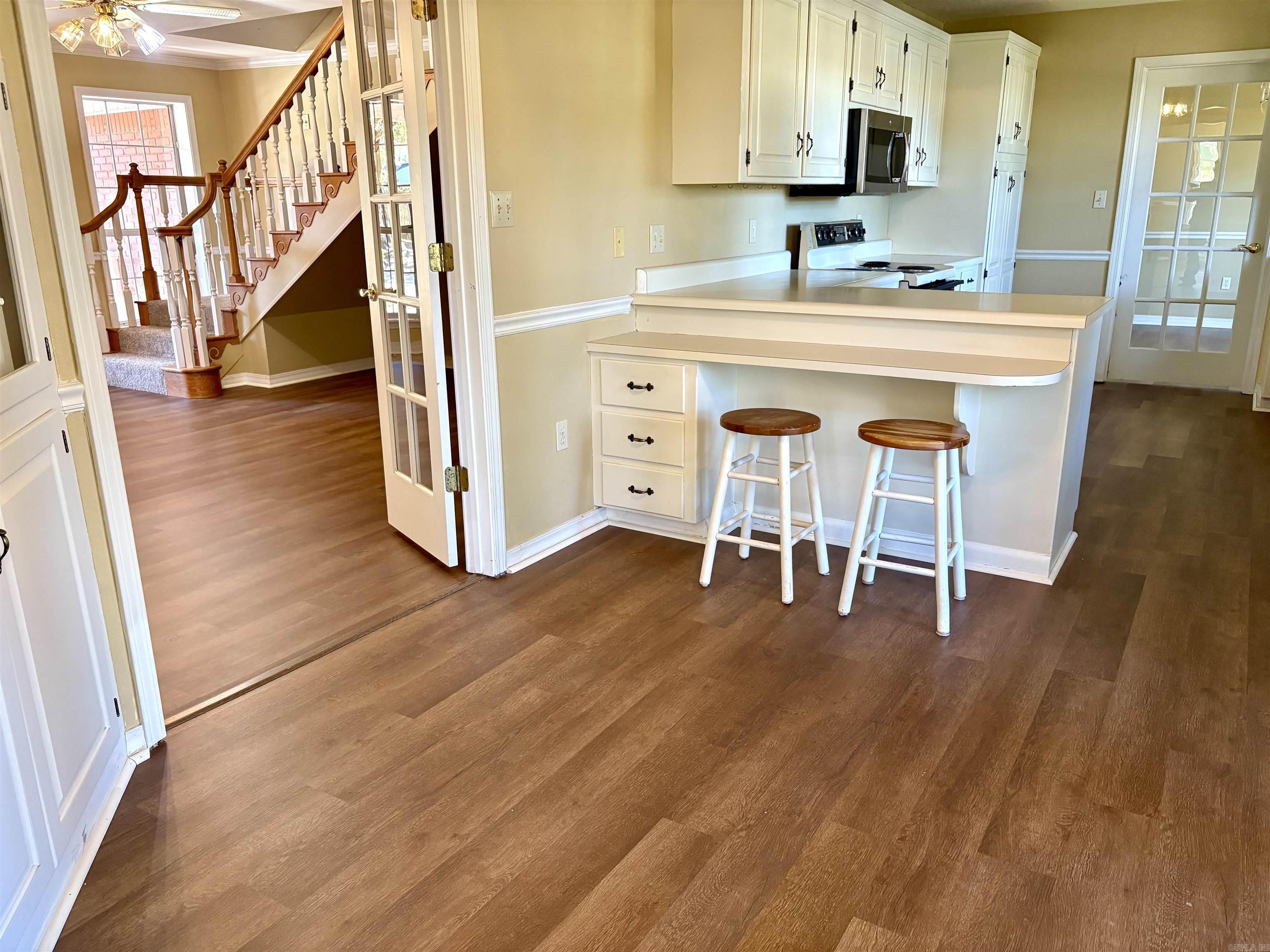 RIVER OAKS - Residential