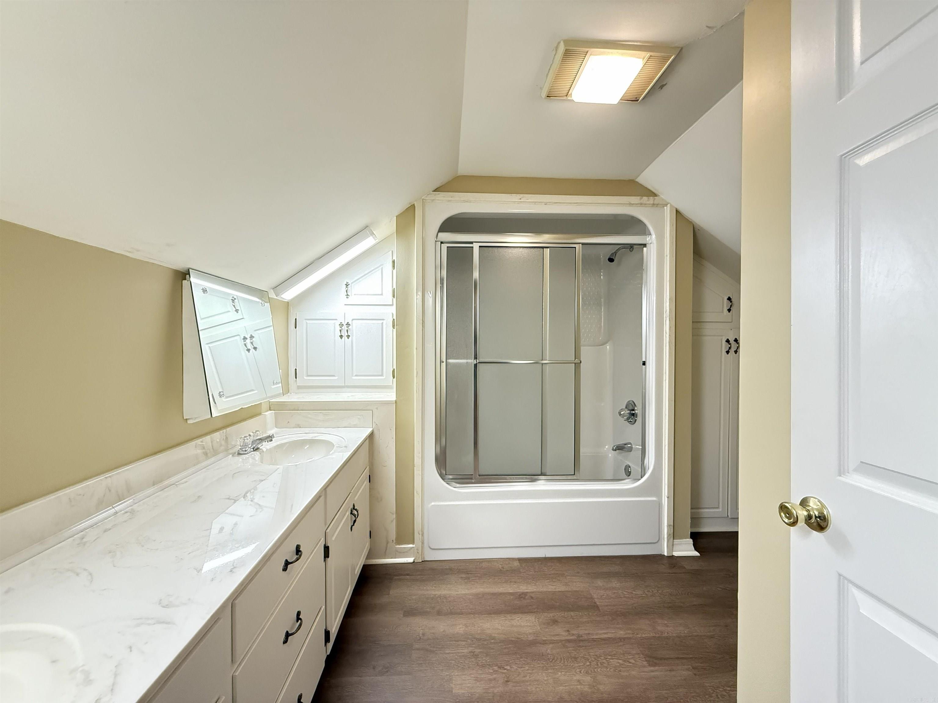 RIVER OAKS - Residential